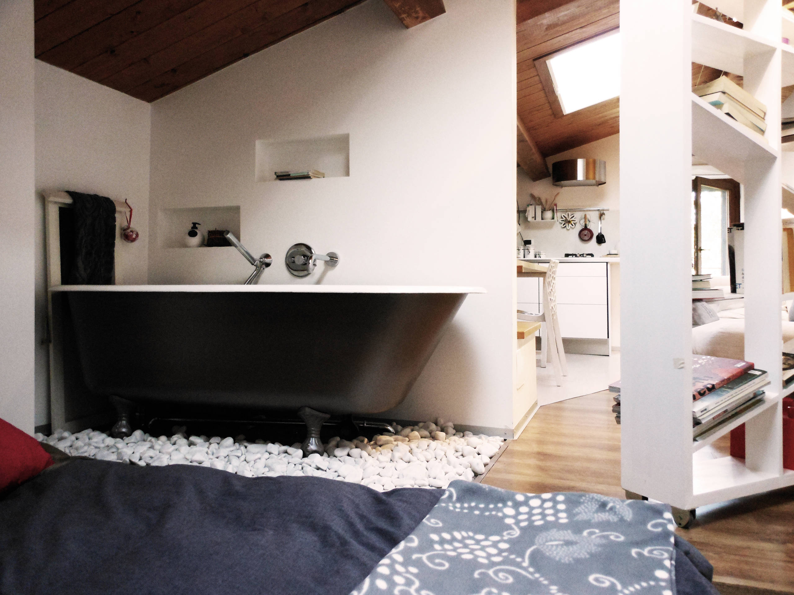 Houzz Италия: Уютная мансарда на месте заброшенного чердака в Риме