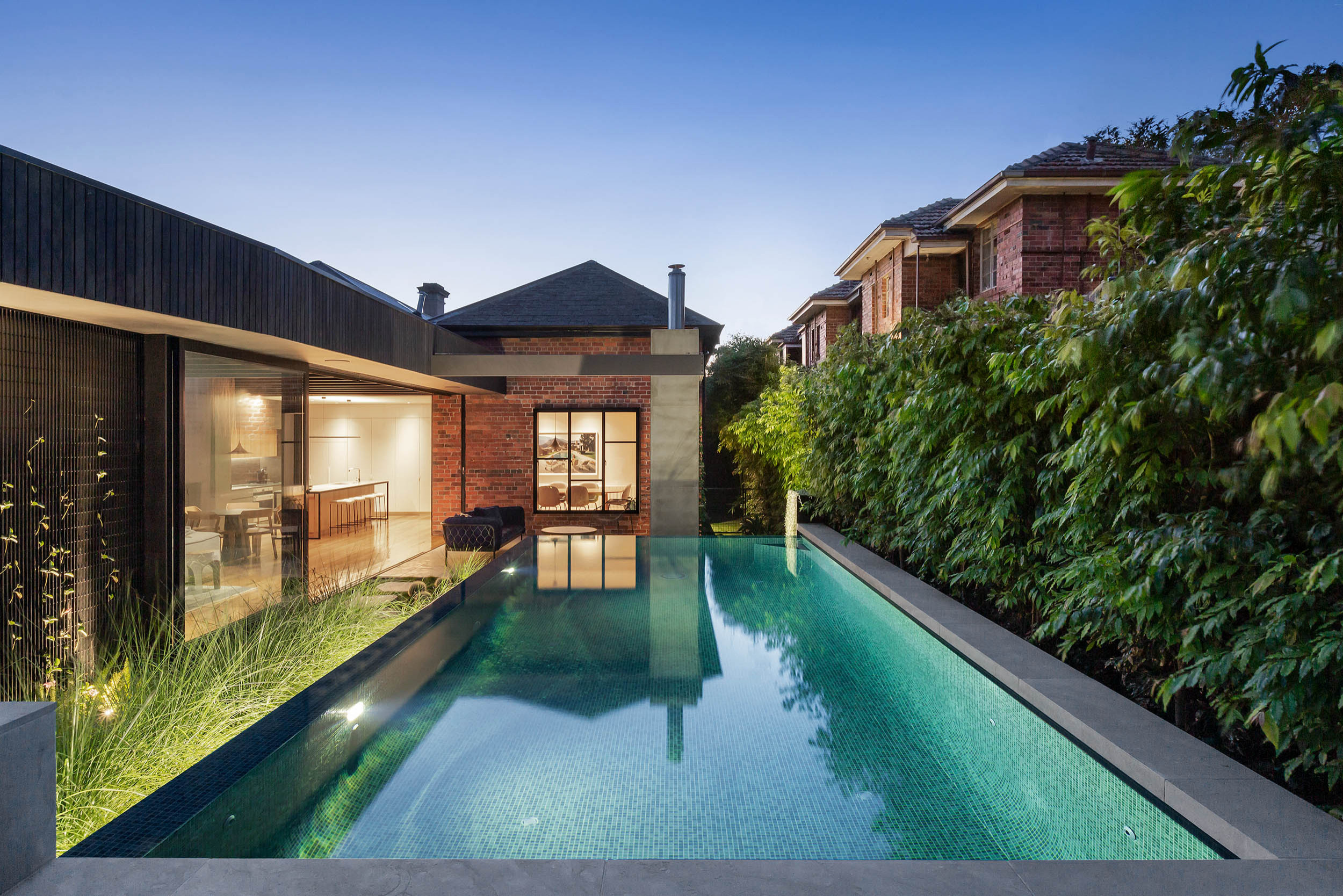 Houzz Австралия: Маленький сад с бассейном