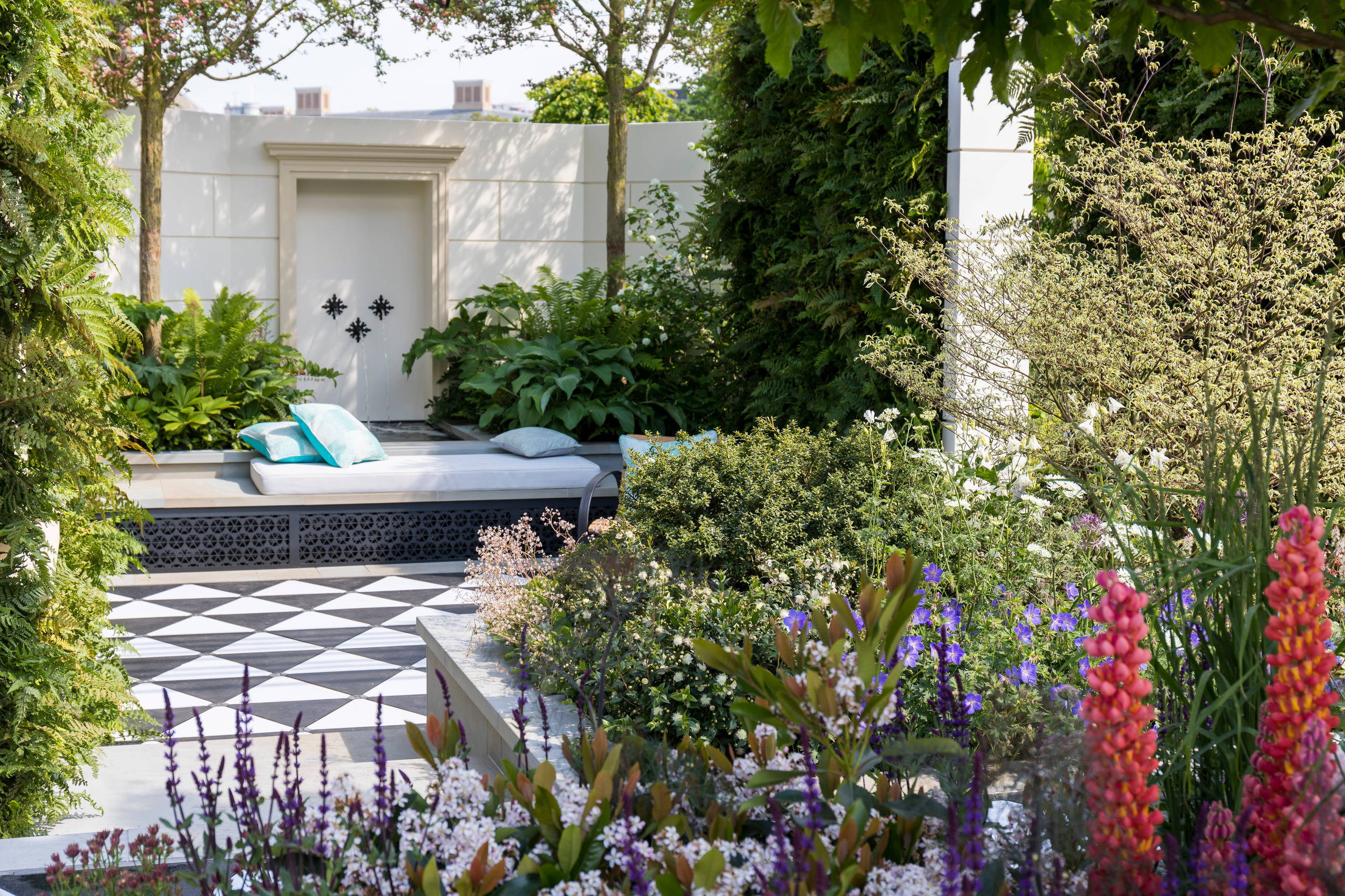 Сад недели: Многокомнатный — с кулисами и порталами