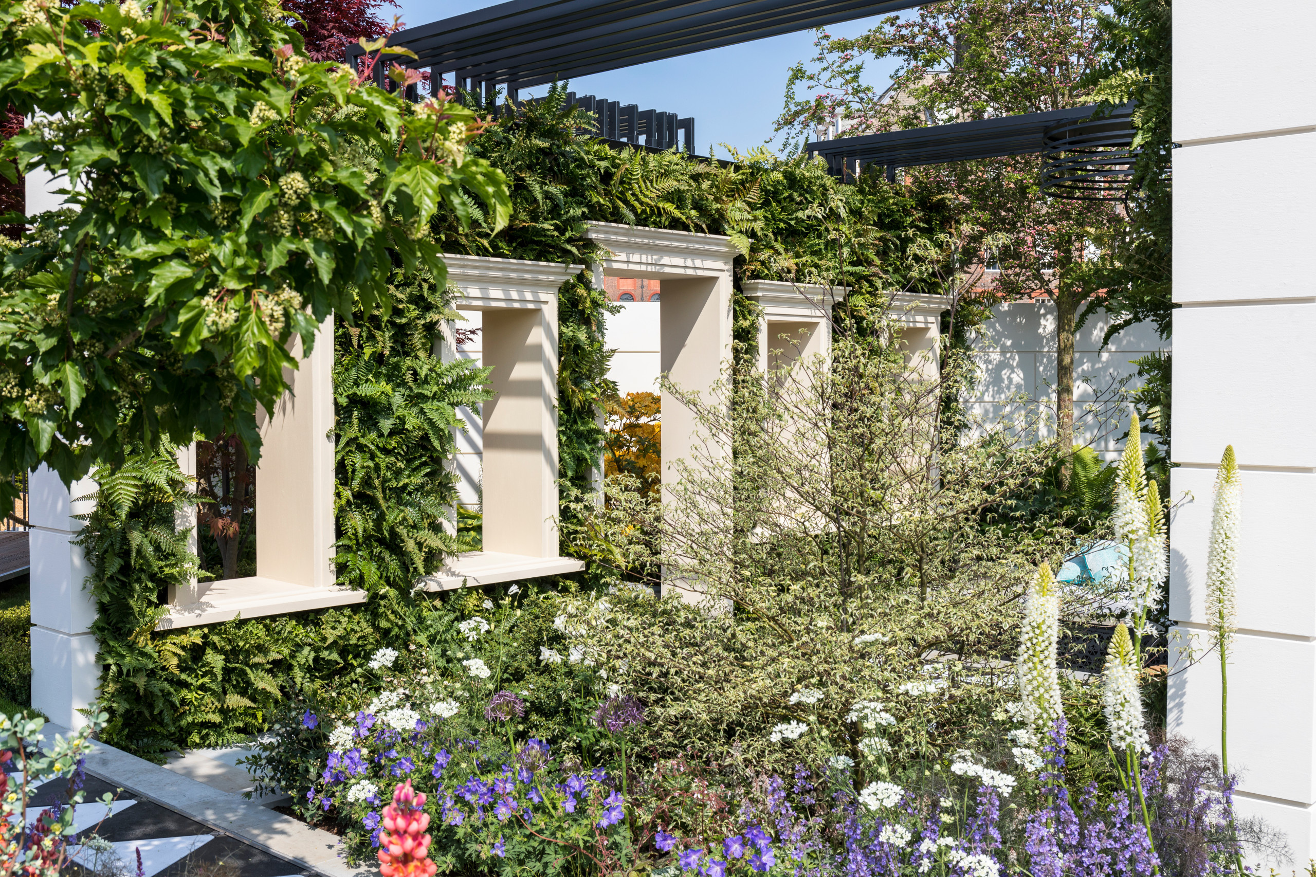 Сад недели: Многокомнатный — с кулисами и порталами