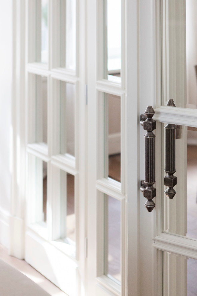 В гостях: Интерьер с торшером-«рогом» и «окном радости»