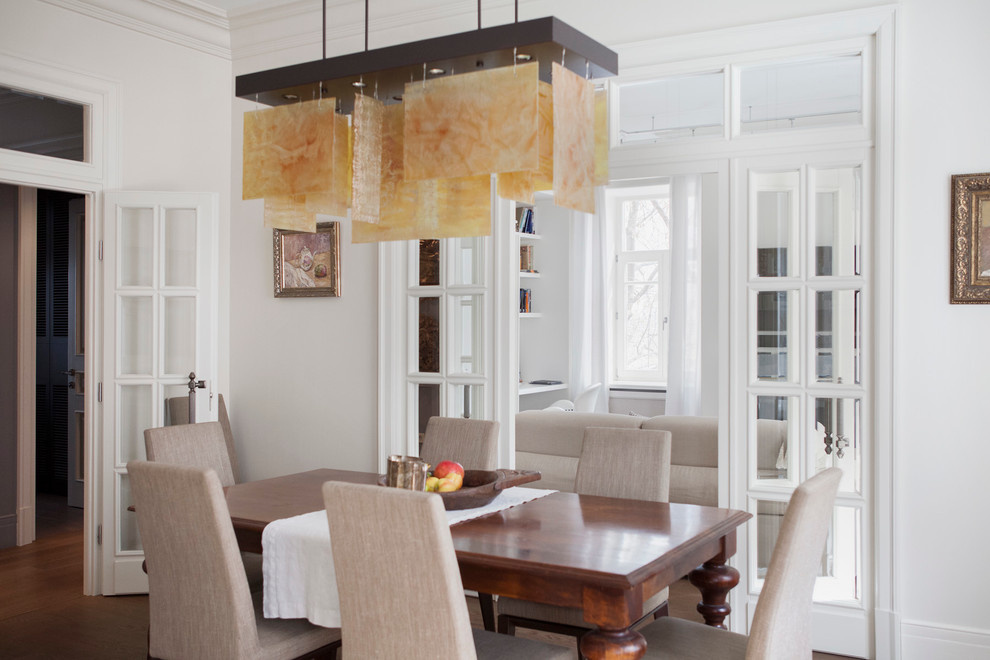 В гостях: Интерьер с торшером-«рогом» и «окном радости»