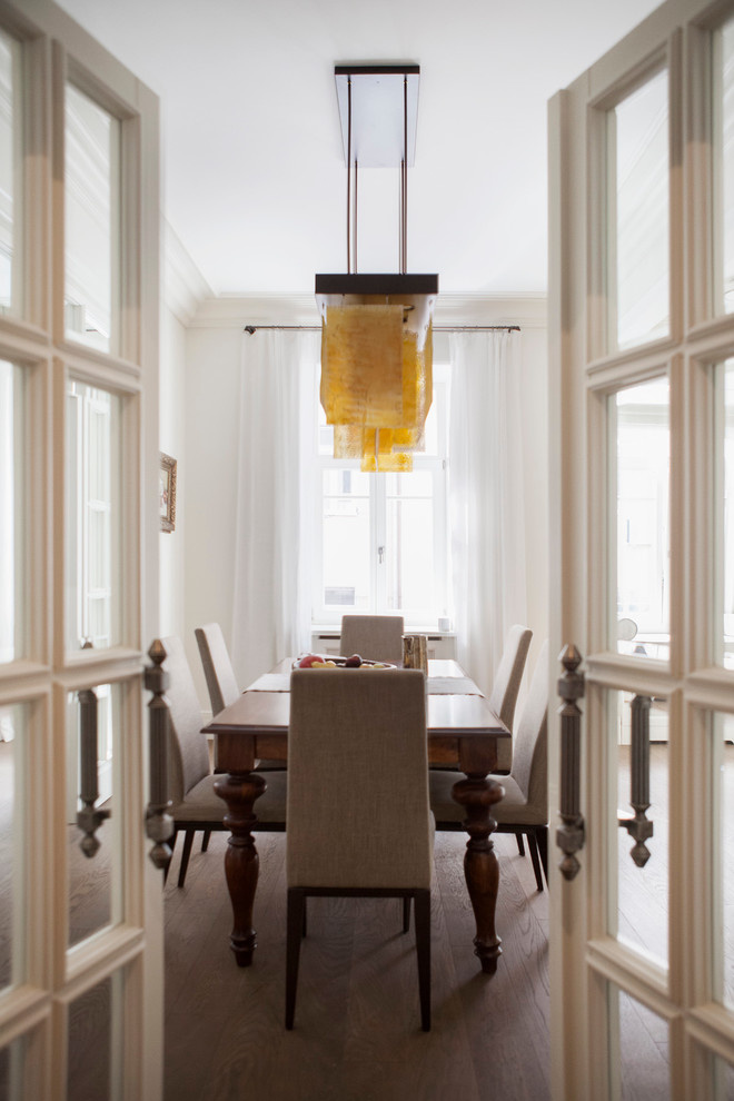 В гостях: Интерьер с торшером-«рогом» и «окном радости»