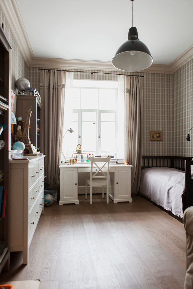 В гостях: Интерьер с торшером-«рогом» и «окном радости»