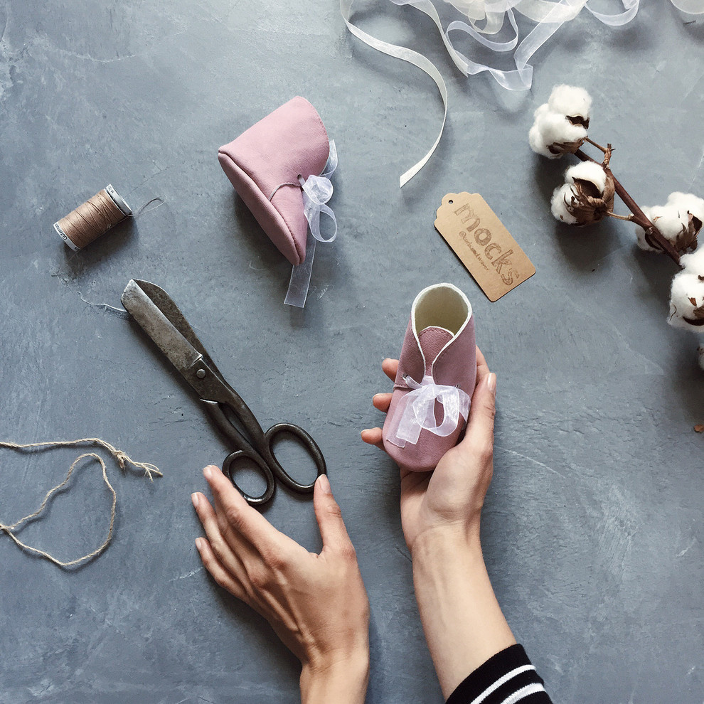 В гостях: Коллекция фонарей, винтажное бюро и петербургская эклектика