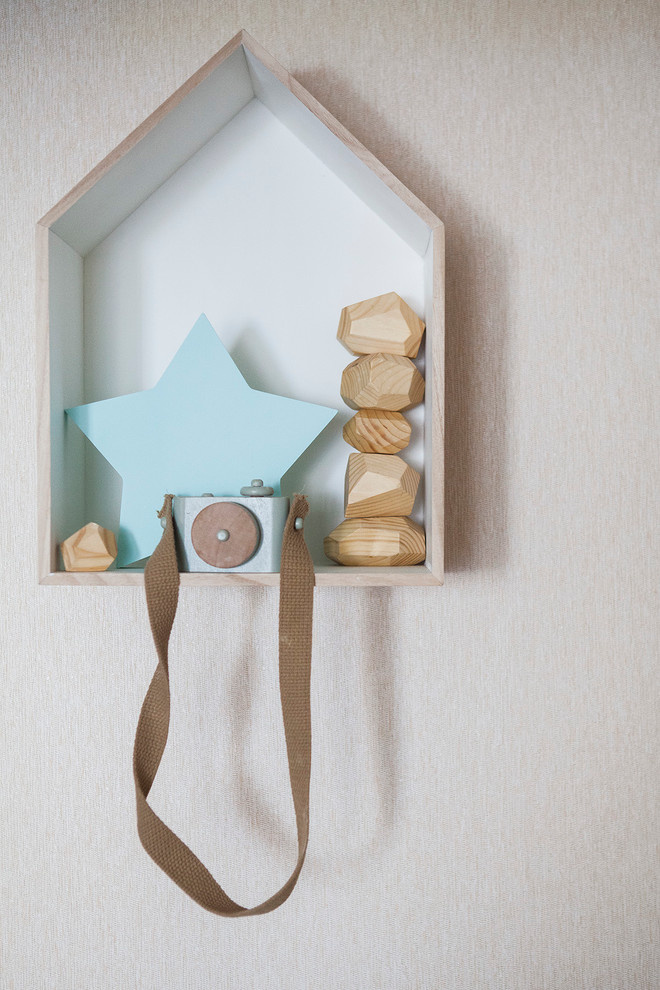 В гостях: Коллекция фонарей, винтажное бюро и петербургская эклектика