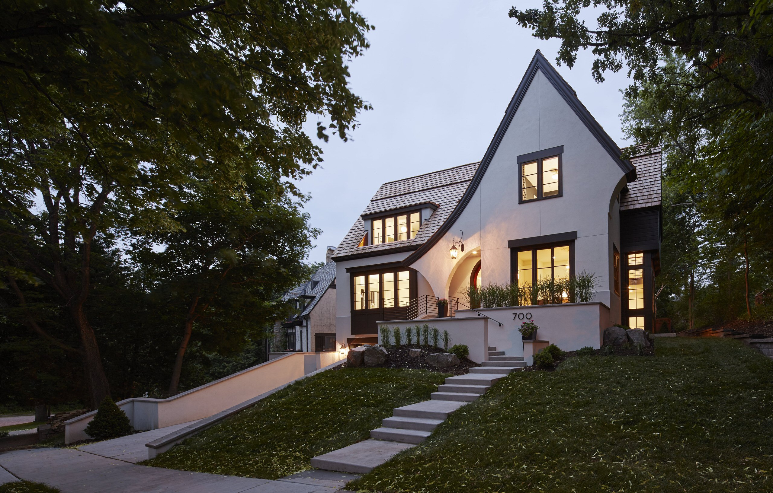 Houzz США: Снаружи — старинный, внутри — современный