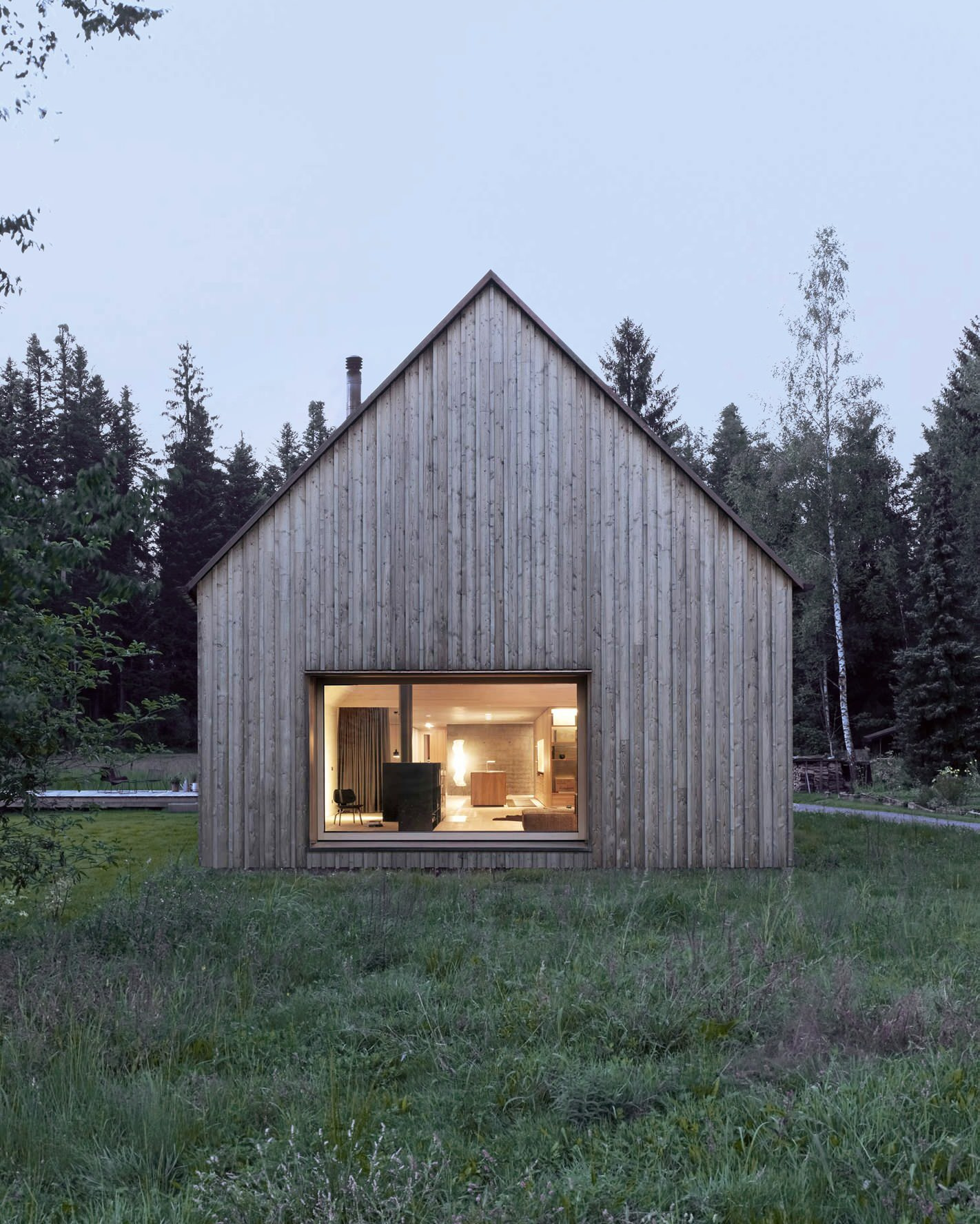 Как правильно: Как не вздрагивать от каждого шороха, если вы один дома