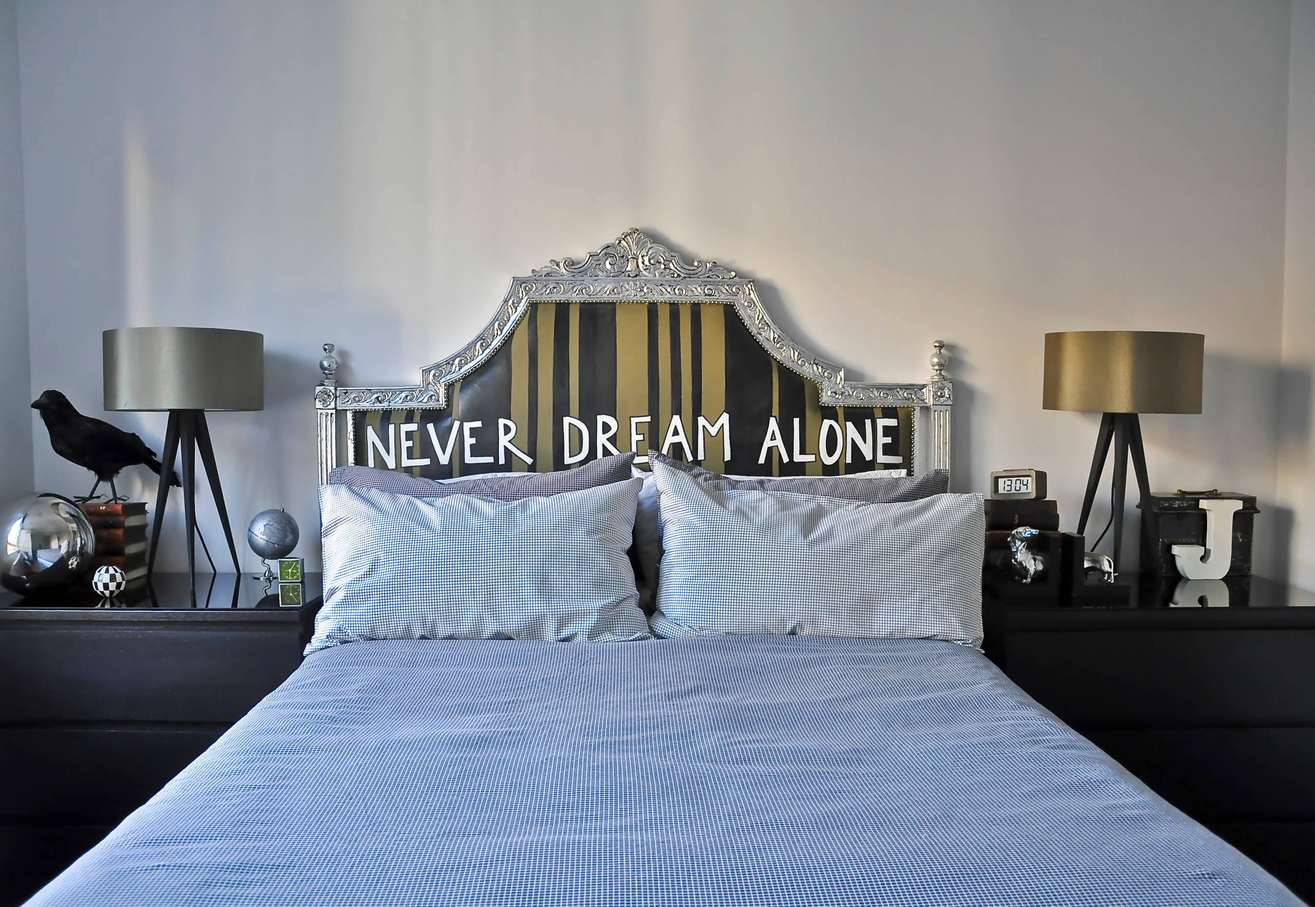 Как правильно: Как не вздрагивать от каждого шороха, если вы один дома