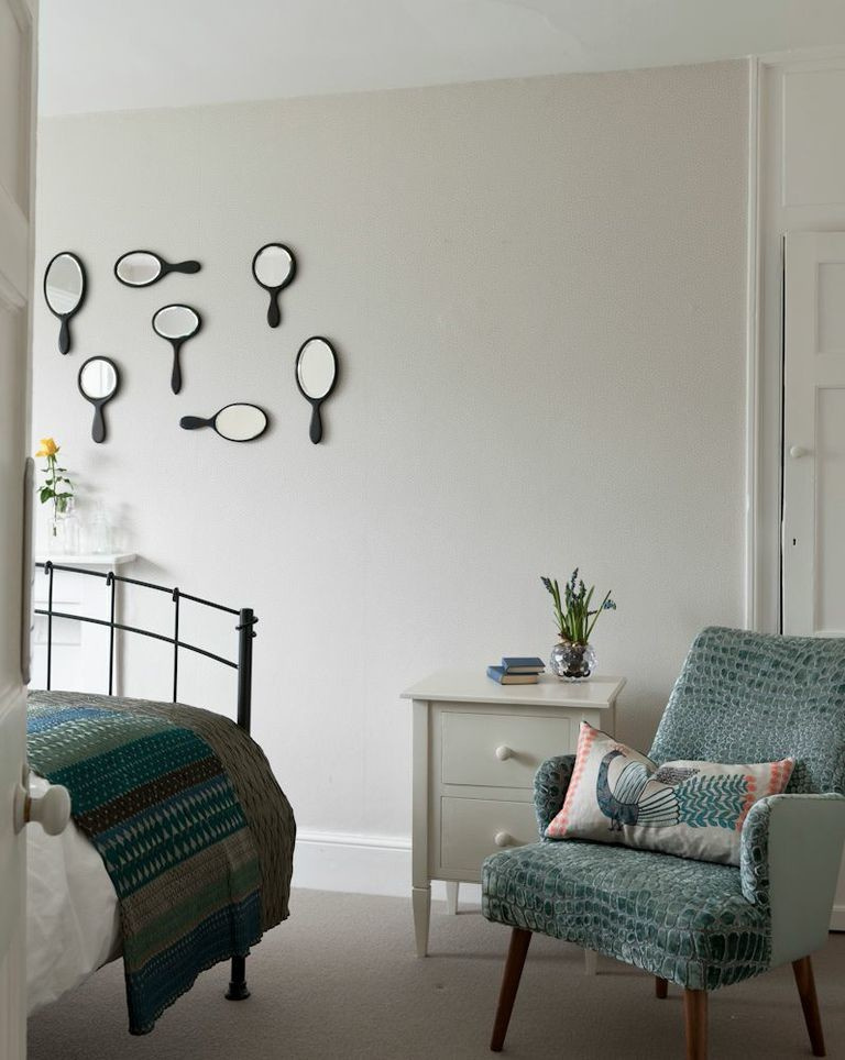 Микротренд: Множественные композиции из зеркал на стене