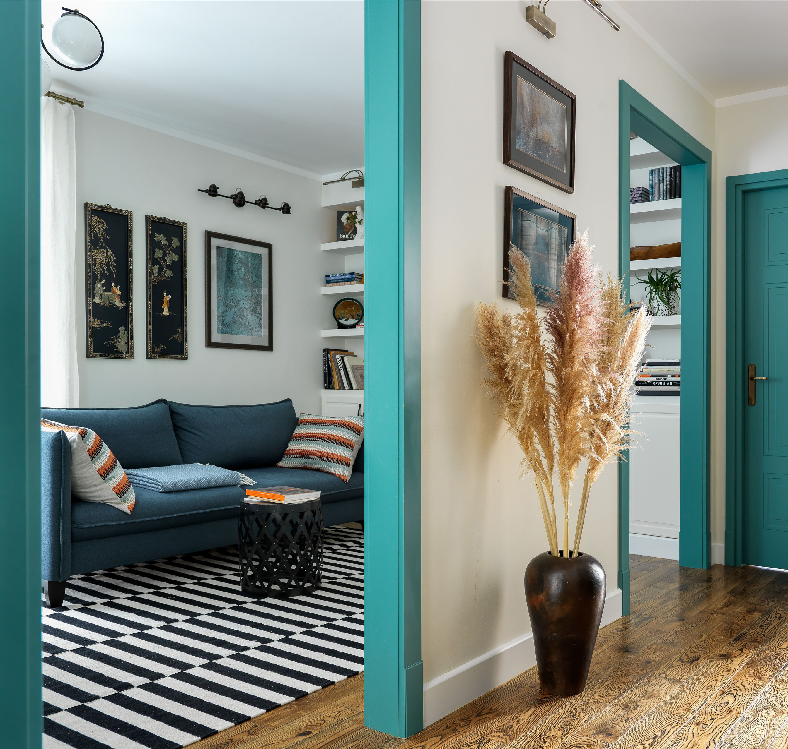 Houzz тур: Квартира с цветными дверями в Одинцове