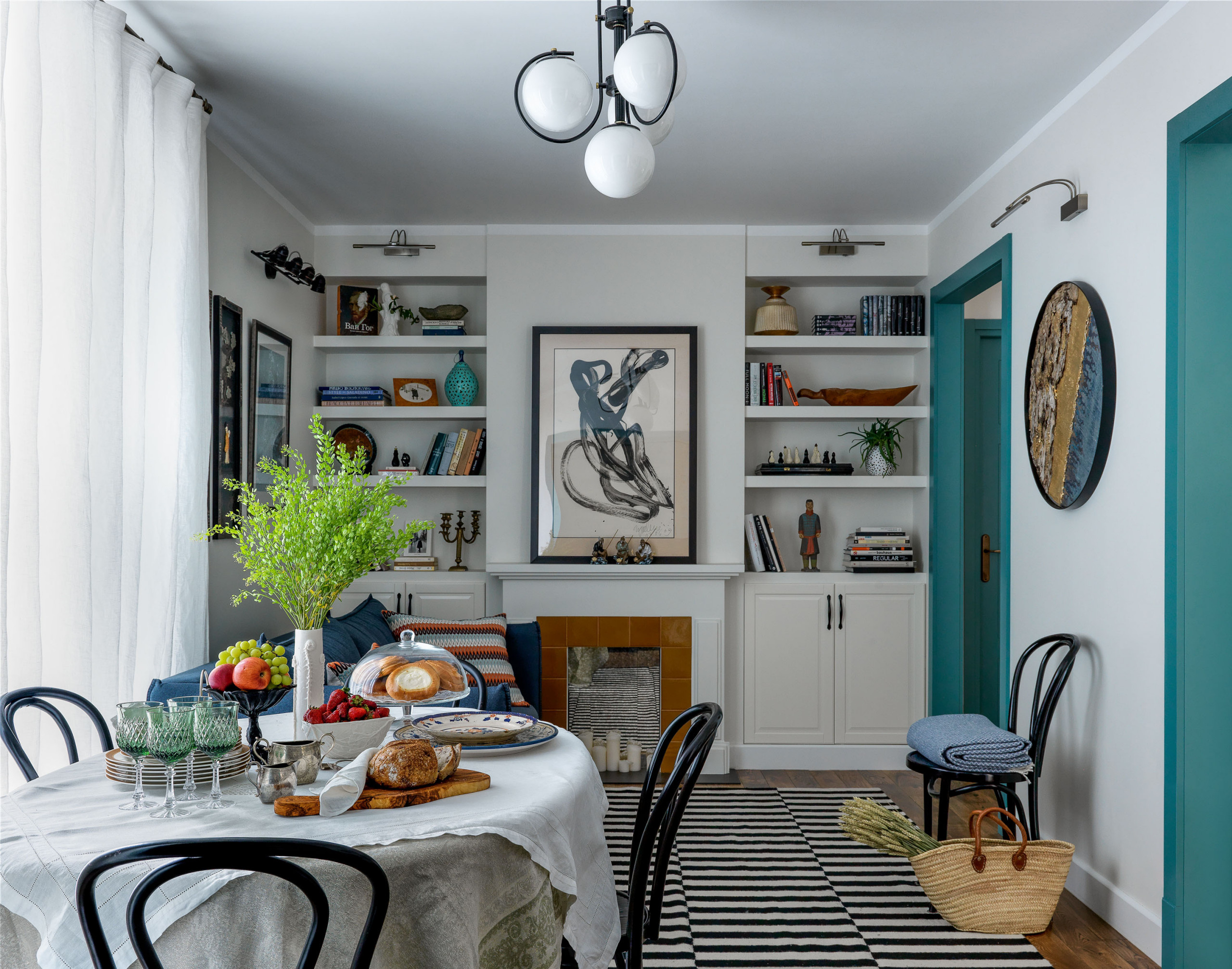 Houzz тур: Квартира с цветными дверями в Одинцове