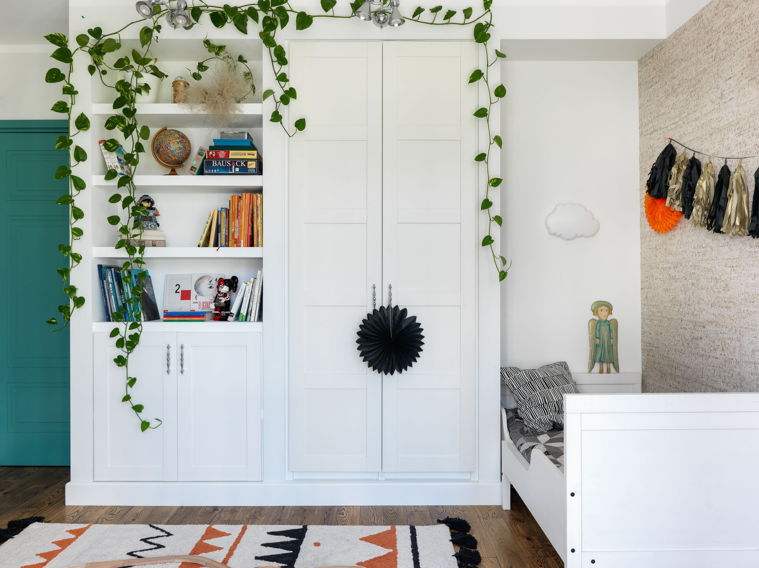 Houzz тур: Квартира с цветными дверями в Одинцове