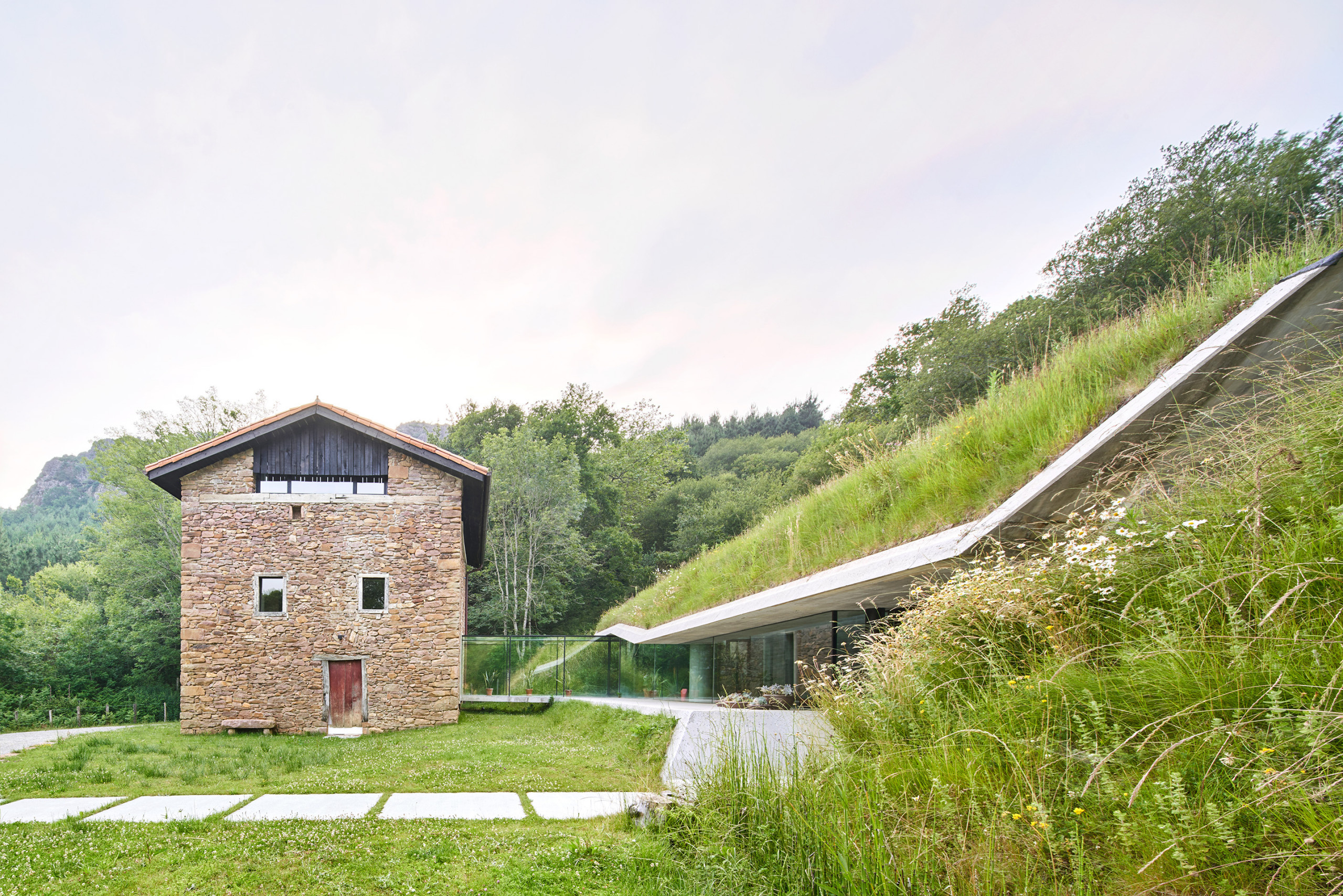 Houzz Испания: Деликатное расширение столетней крепости