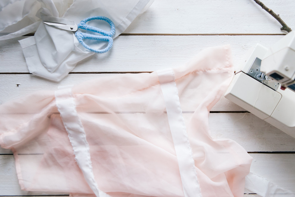 DIY: Рулонная штора на дачное окно