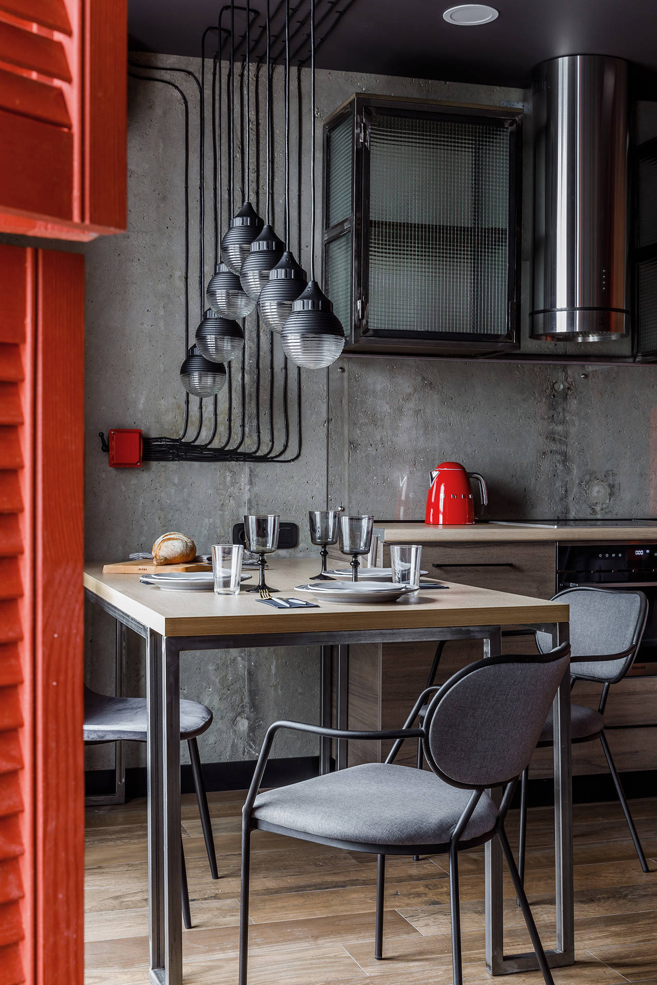 Houzz тур: Студия с красными ставнями в Краснодаре