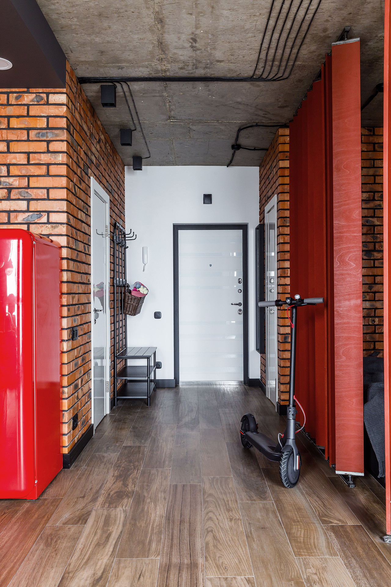 Houzz тур: Студия с красными ставнями в Краснодаре