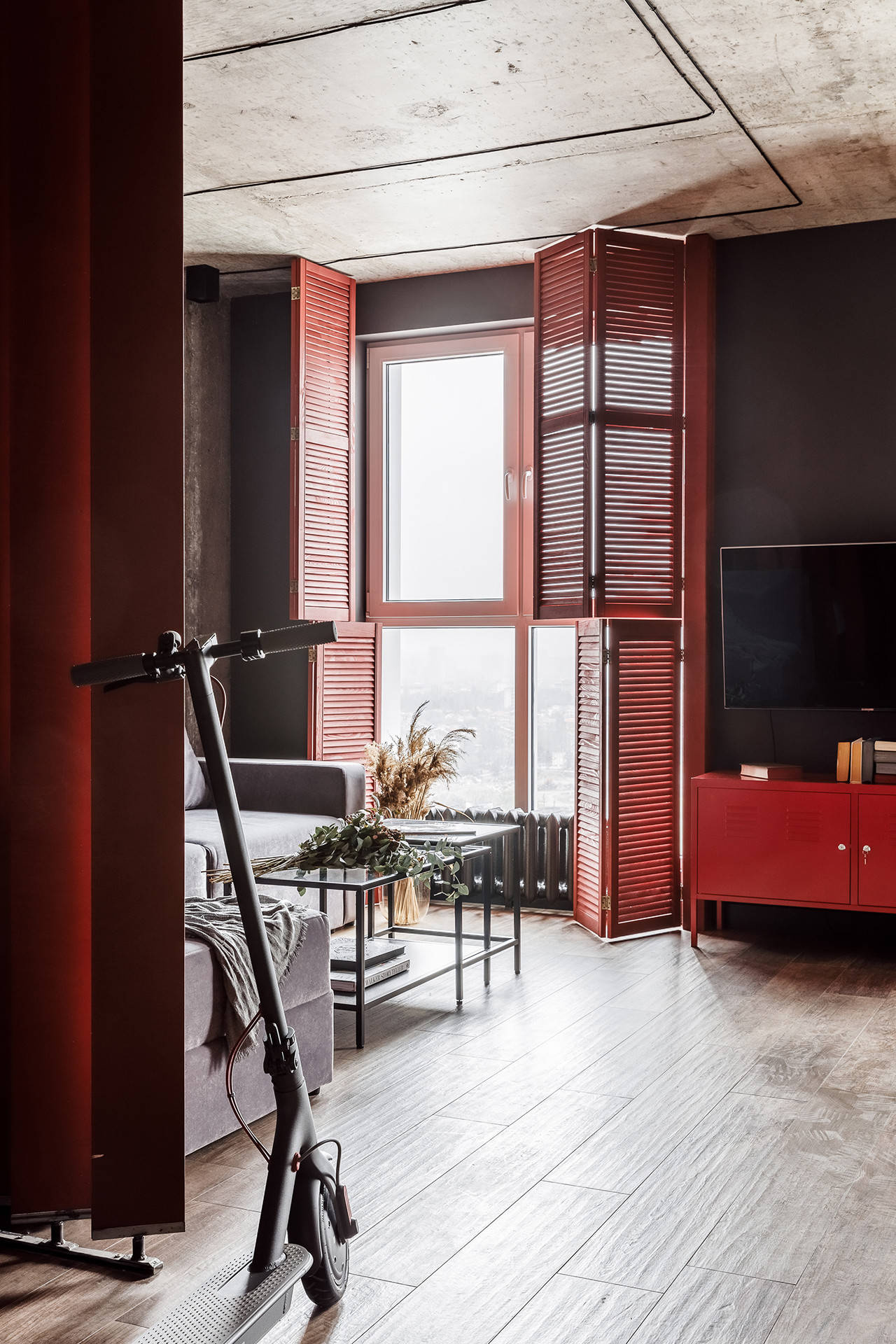 Houzz тур: Студия с красными ставнями в Краснодаре