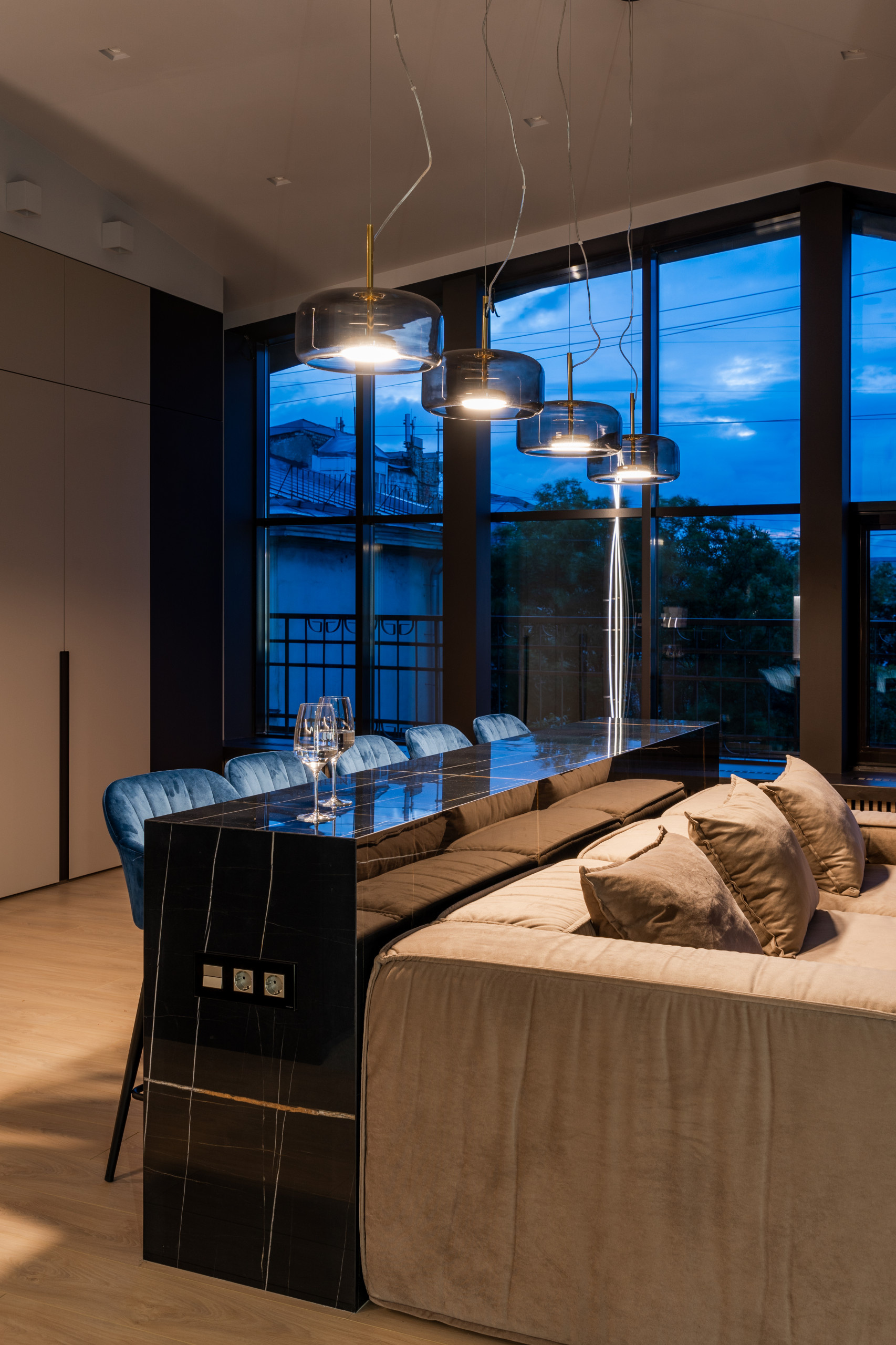 Houzz тур: Холостяцкая квартира в Петербурге