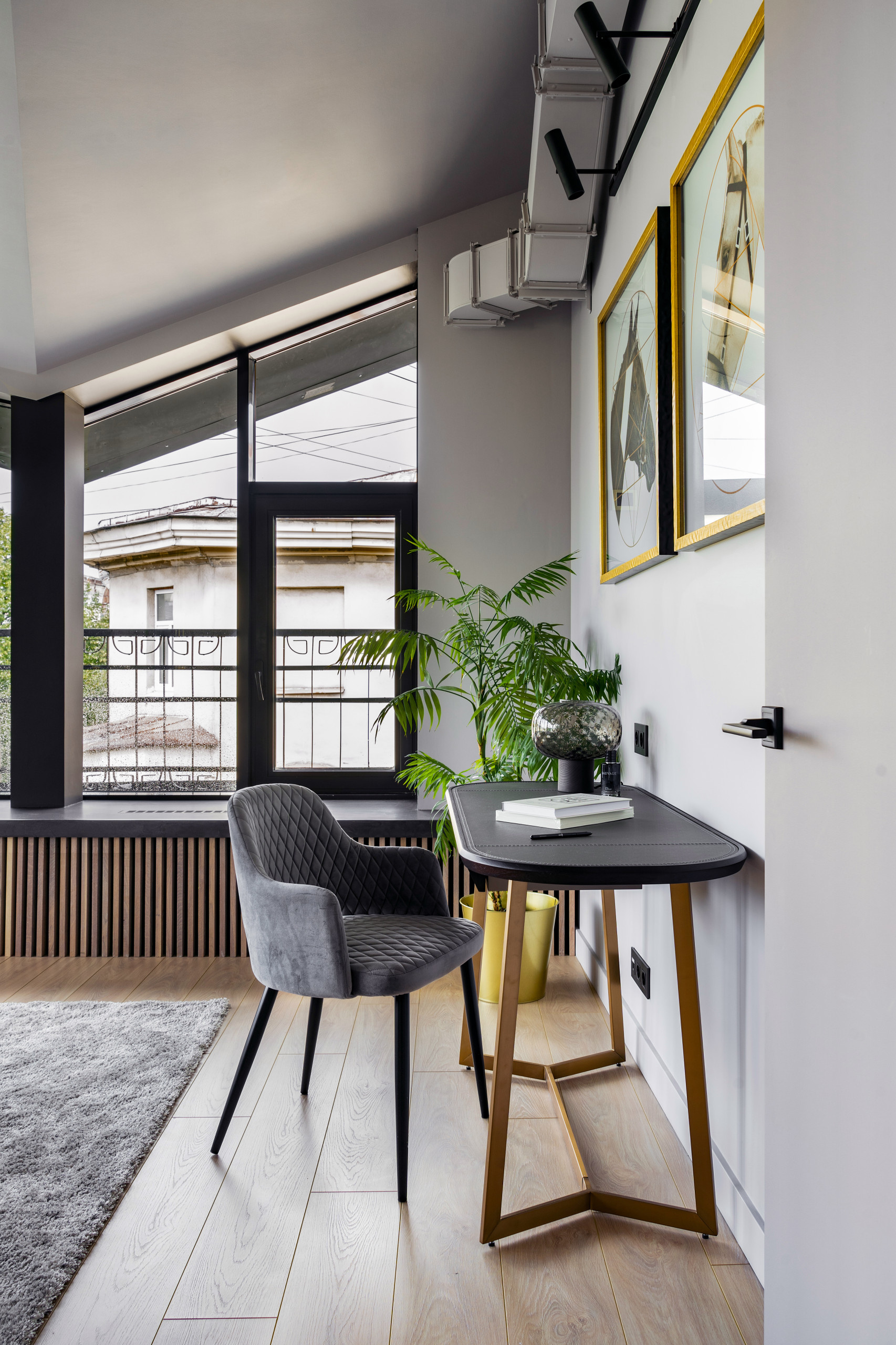 Houzz тур: Холостяцкая квартира в Петербурге