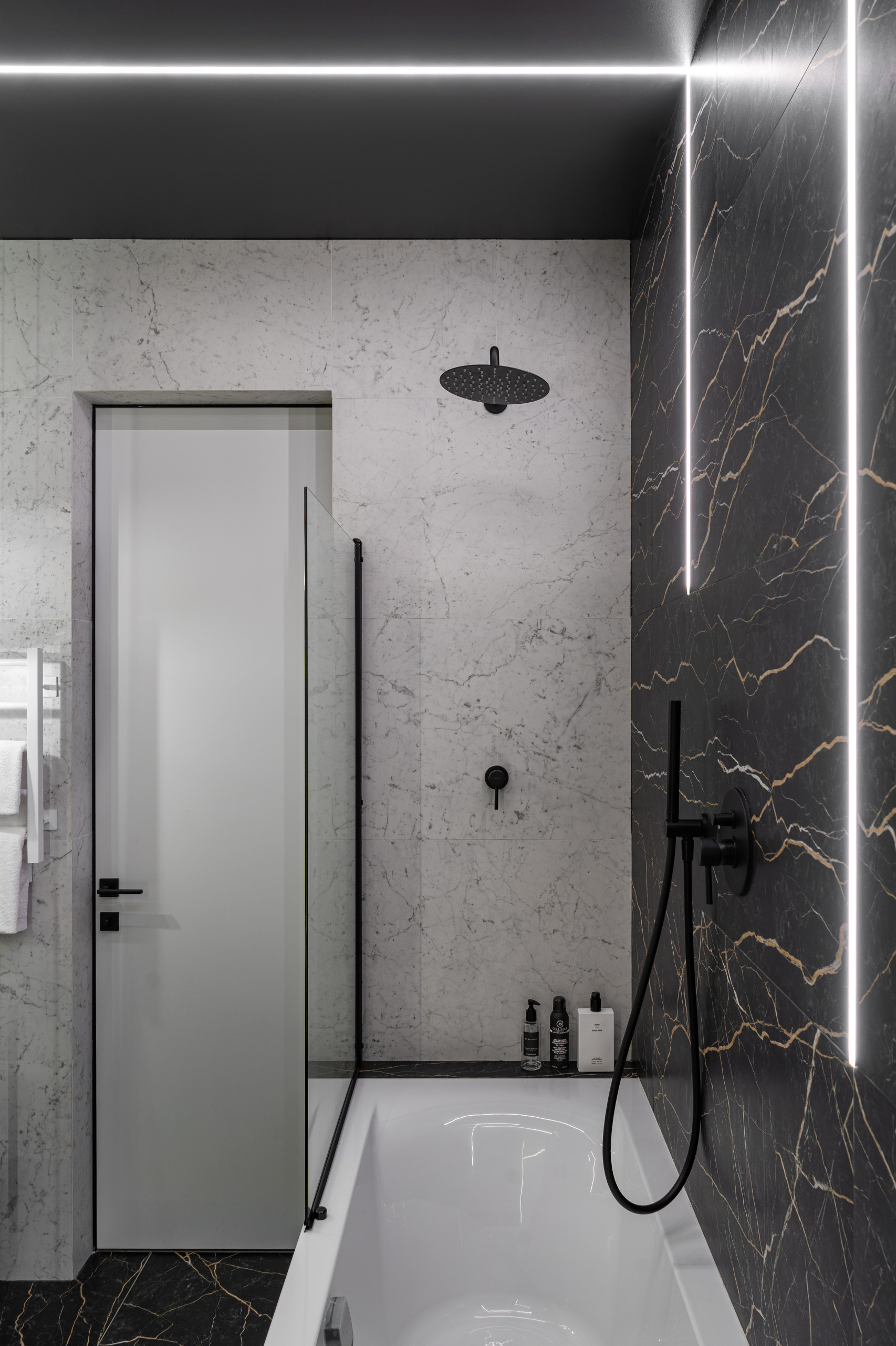 Houzz тур: Холостяцкая квартира в Петербурге