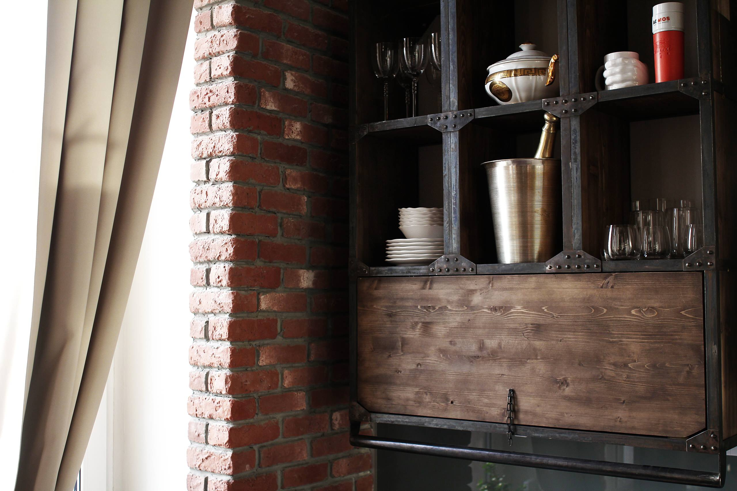 Houzz тур: Двухъярусный лофт с мебелью российских дизайнеров