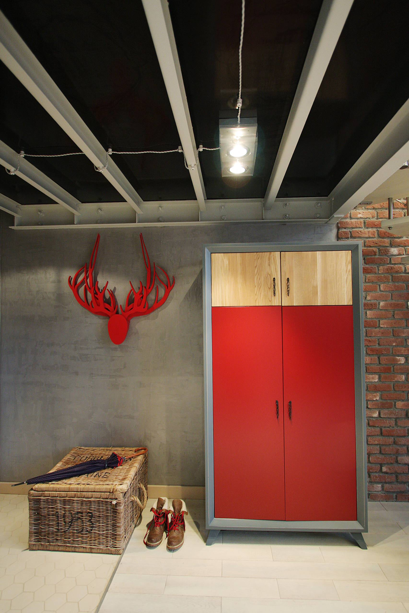 Houzz тур: Двухъярусный лофт с мебелью российских дизайнеров