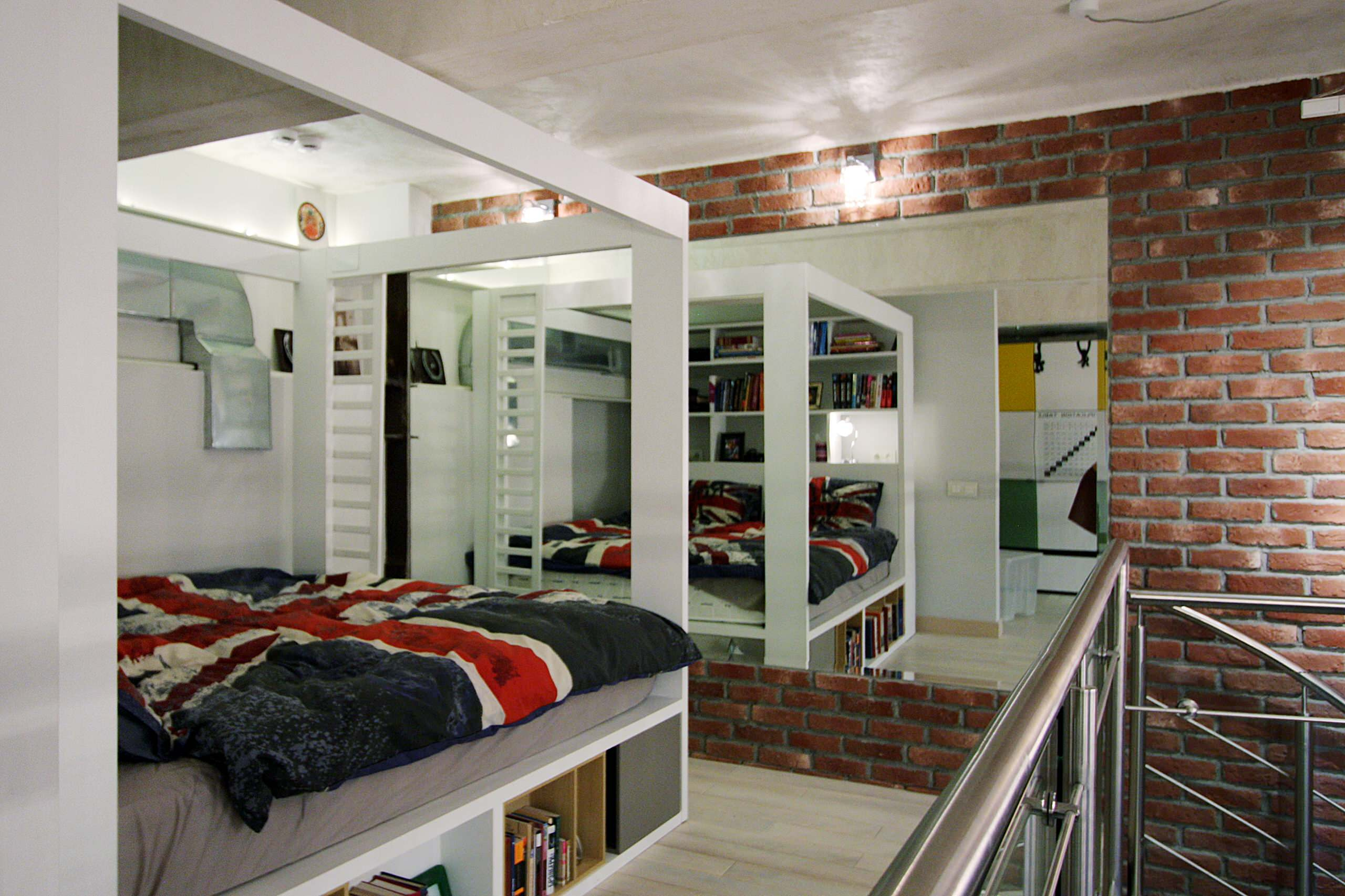 Houzz тур: Двухъярусный лофт с мебелью российских дизайнеров