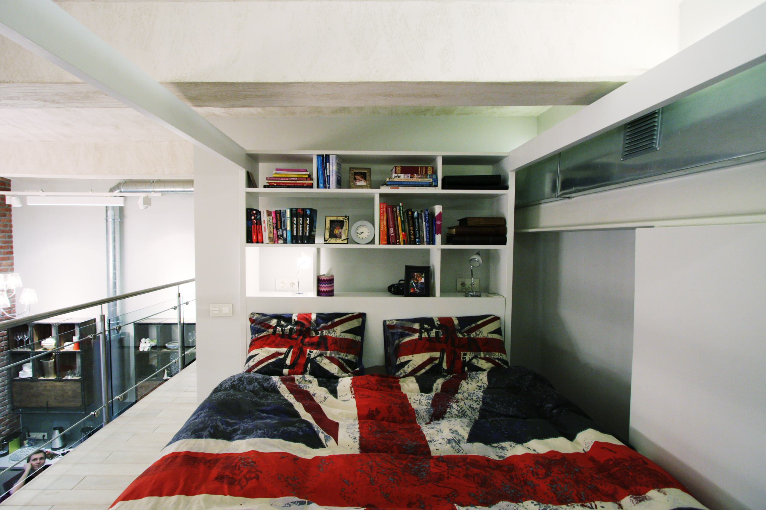 Houzz тур: Двухъярусный лофт с мебелью российских дизайнеров