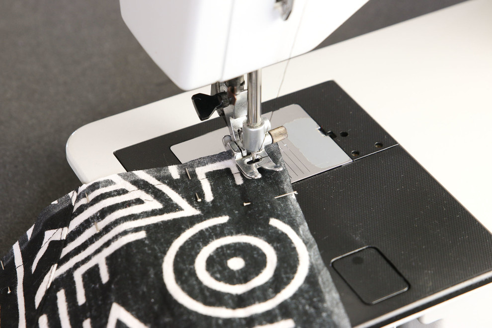 Фотоохота: Декоративные подушки на диван своими руками