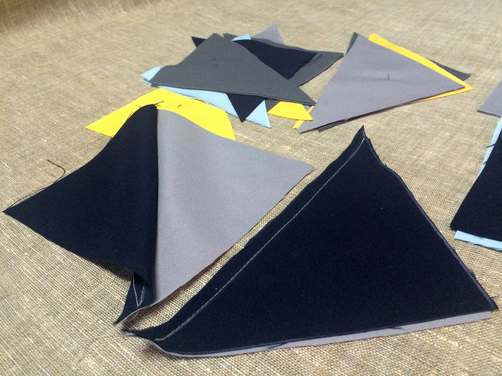 Фотоохота: Декоративные подушки на диван своими руками