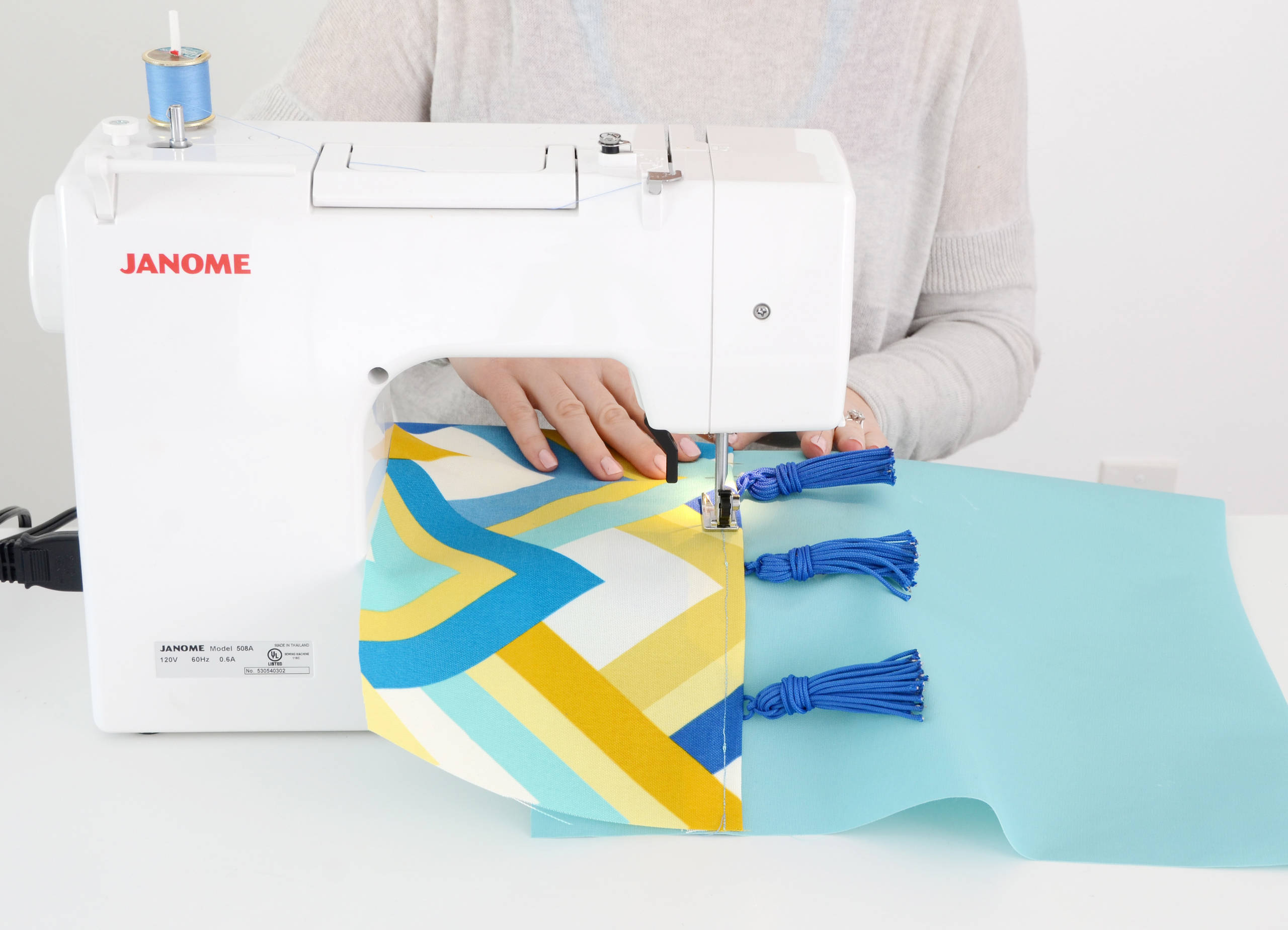 Фотоохота: Декоративные подушки на диван своими руками