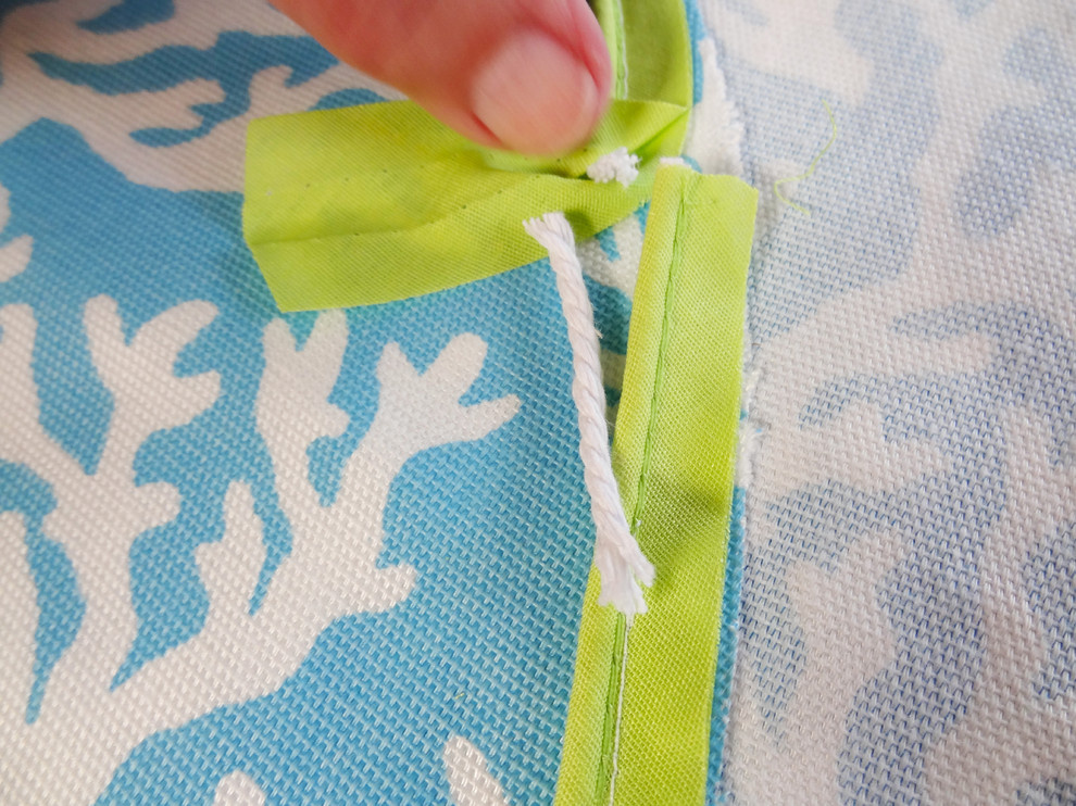 Фотоохота: Декоративные подушки на диван своими руками