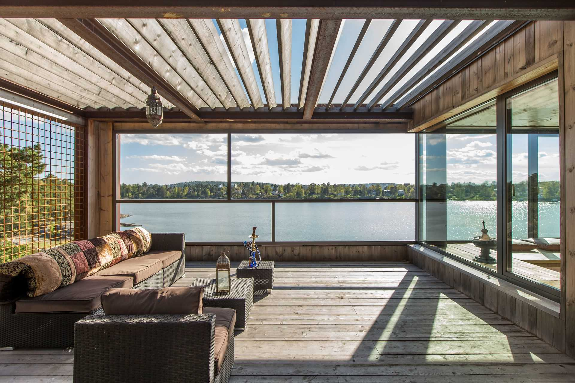 Houzz Швеция: Яркое солнце на утесе в Стокгольме