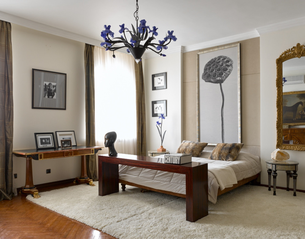 Houzz тур: Спокойный и органичный фьюжн в квартире с камином