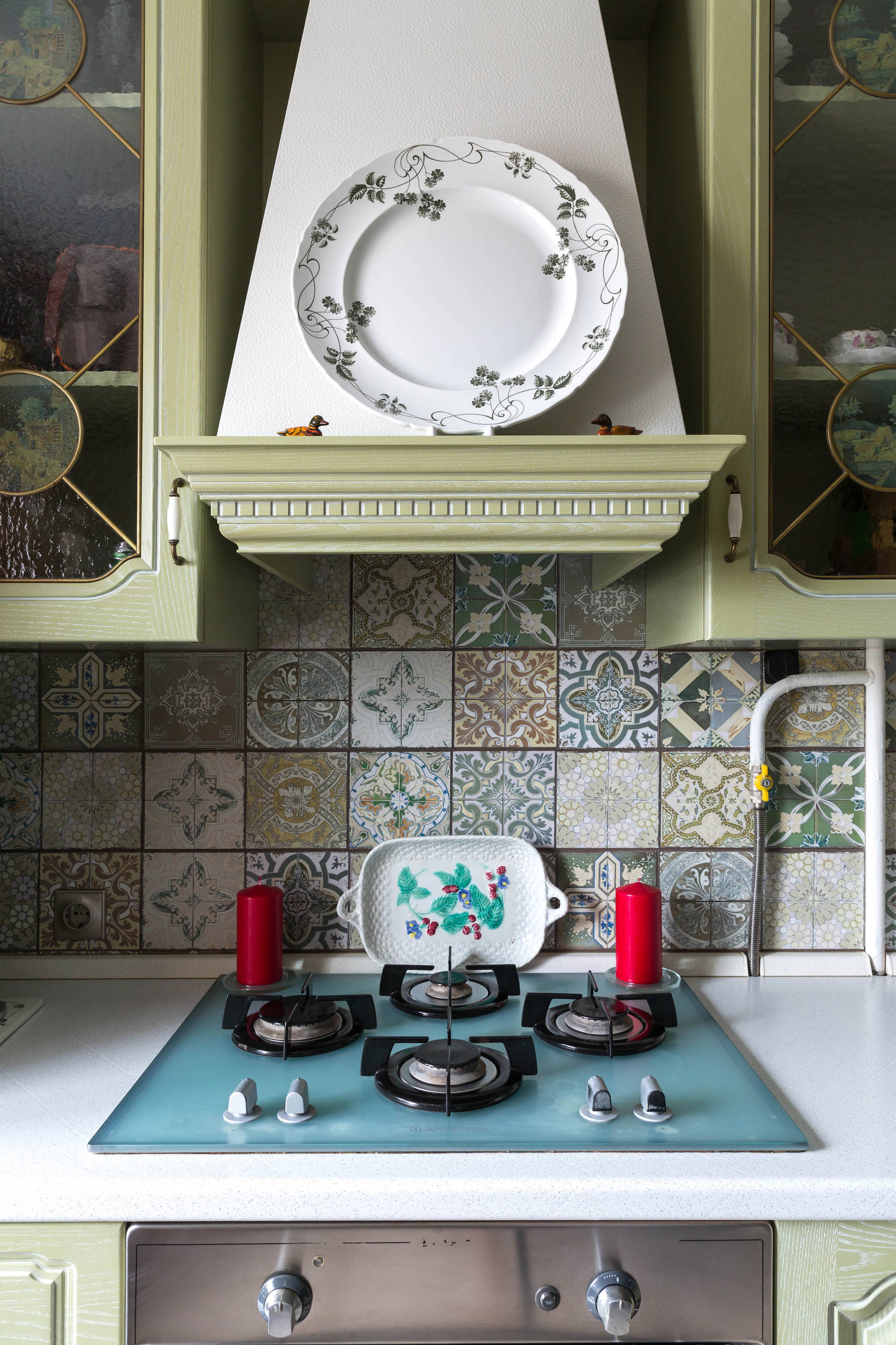 В гостях: Квартира юного ценителя антиквариата