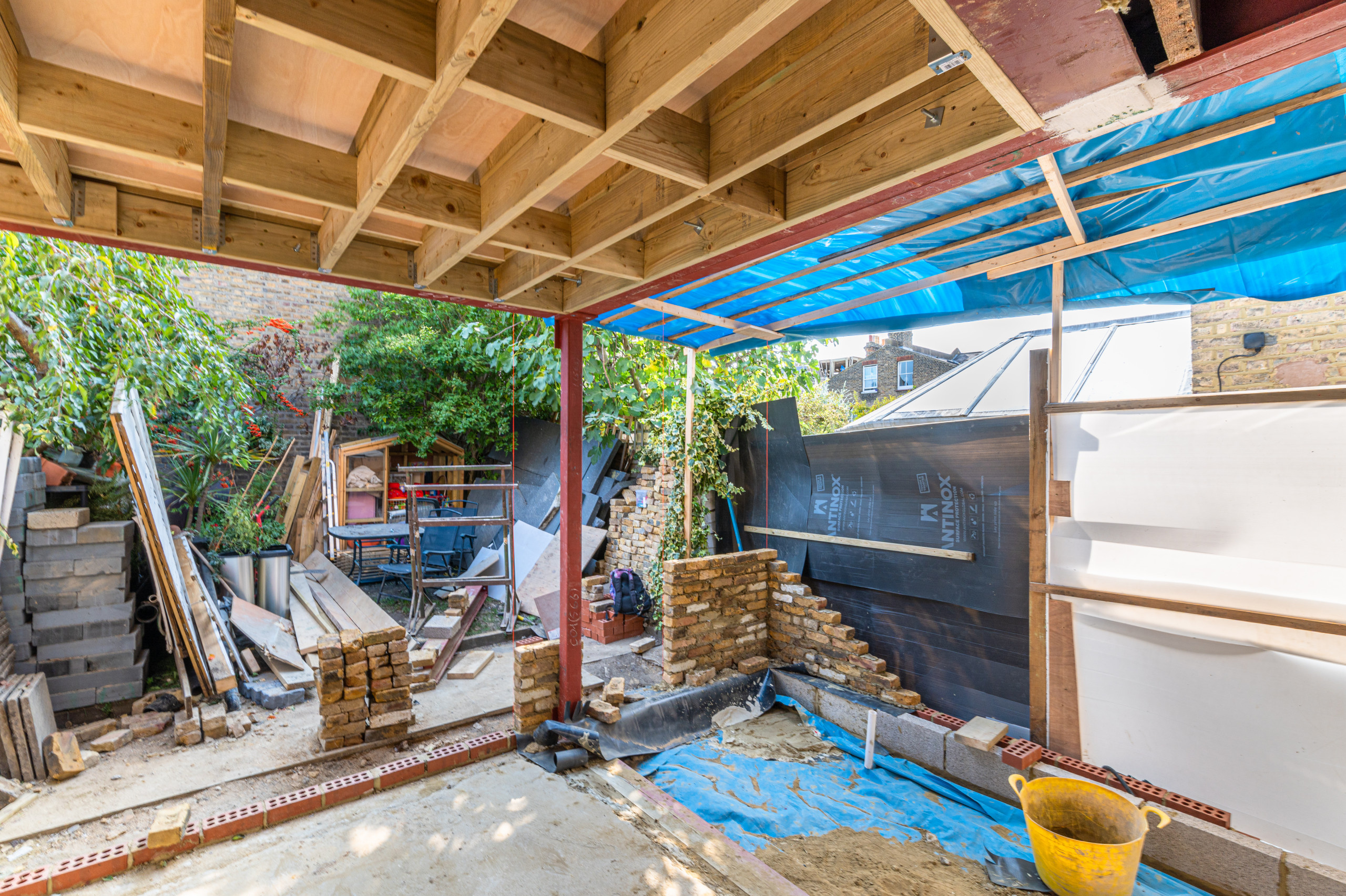 Houzz Британия: Перестройка пристройки — с эффектным окном