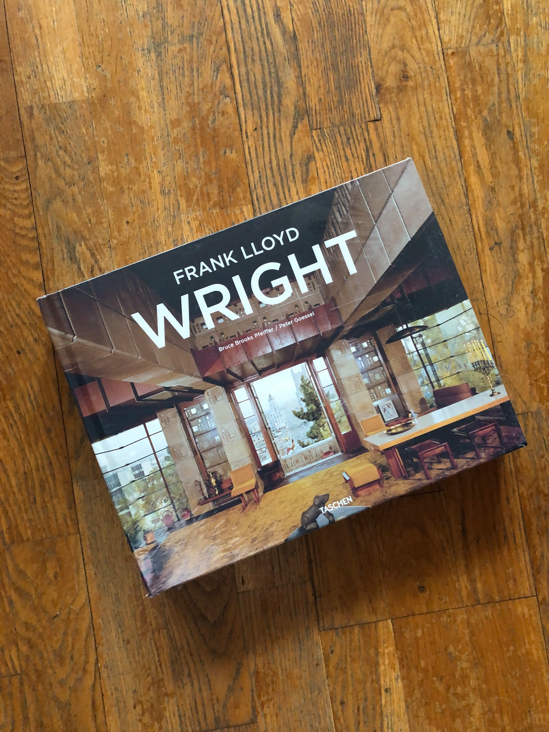 В закладки: 9+ главных книг для дизайнера интерьера и его клиента