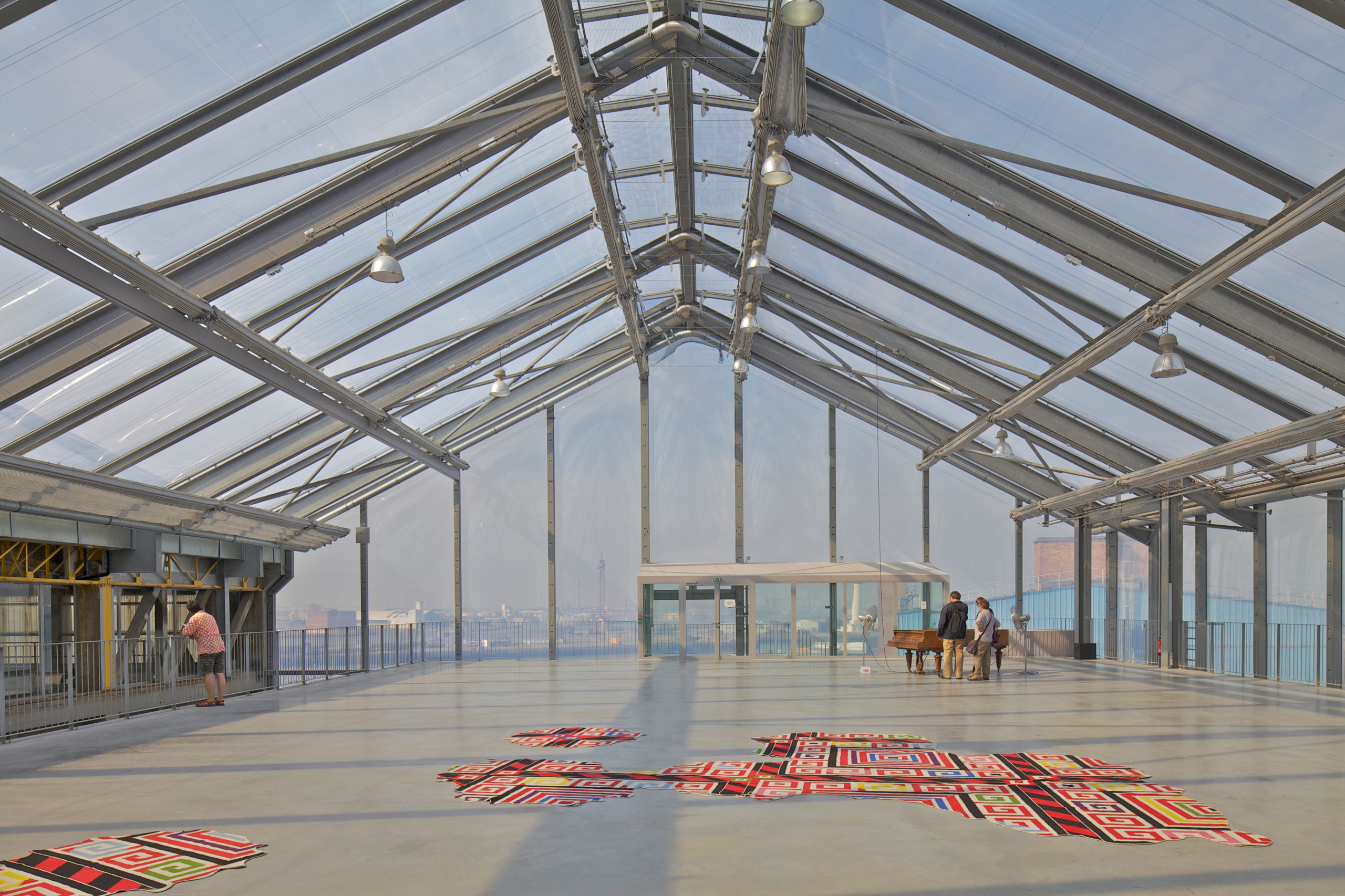 Архитектура: Лауреат Притцкеровской премии 2021 — дуэт из Франции