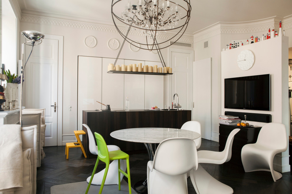 В гостях: Иконы дизайна и неоклассика в квартире в Замоскворечье