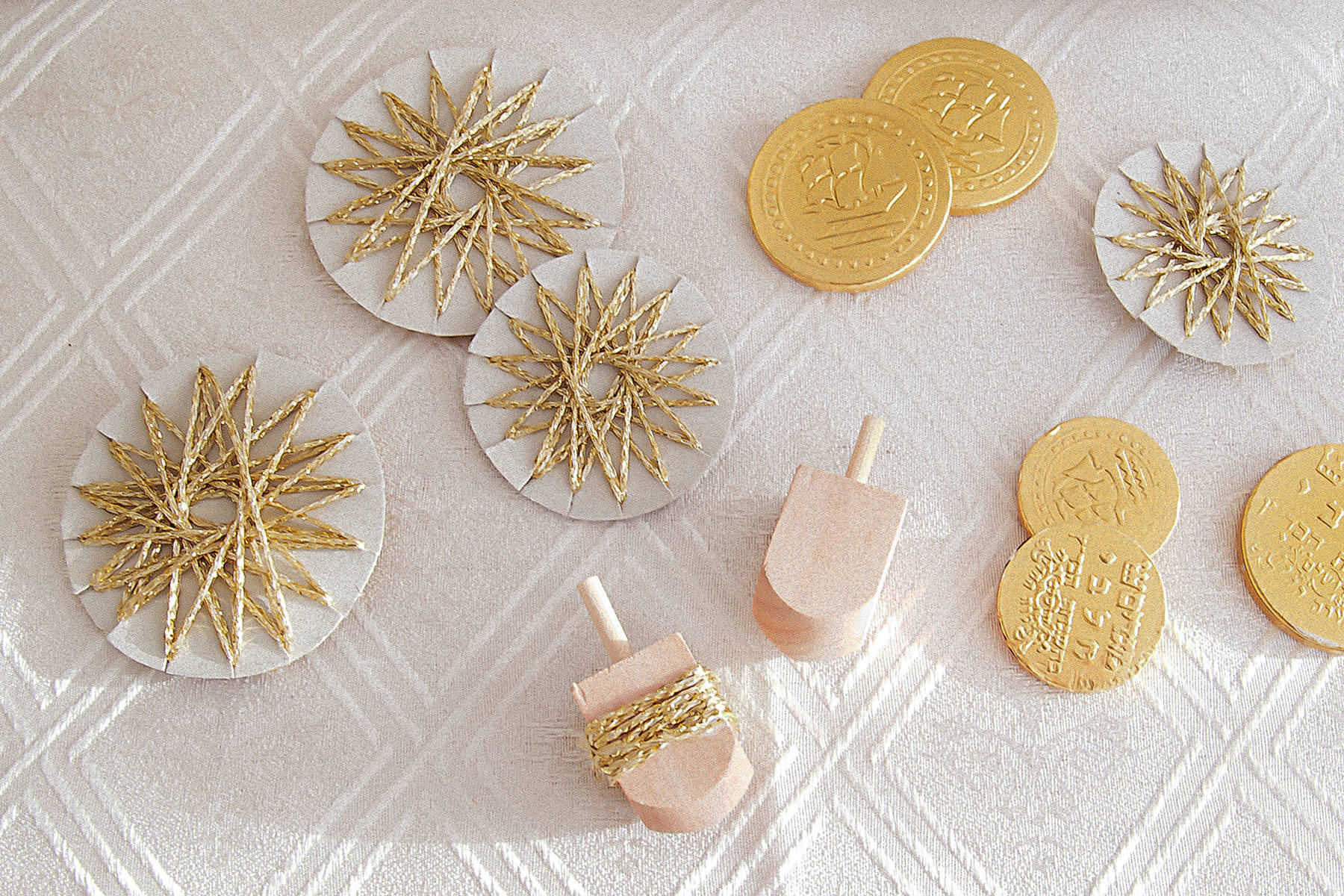 Своими руками: Новогодняя звезда из ниток — мастер-класс