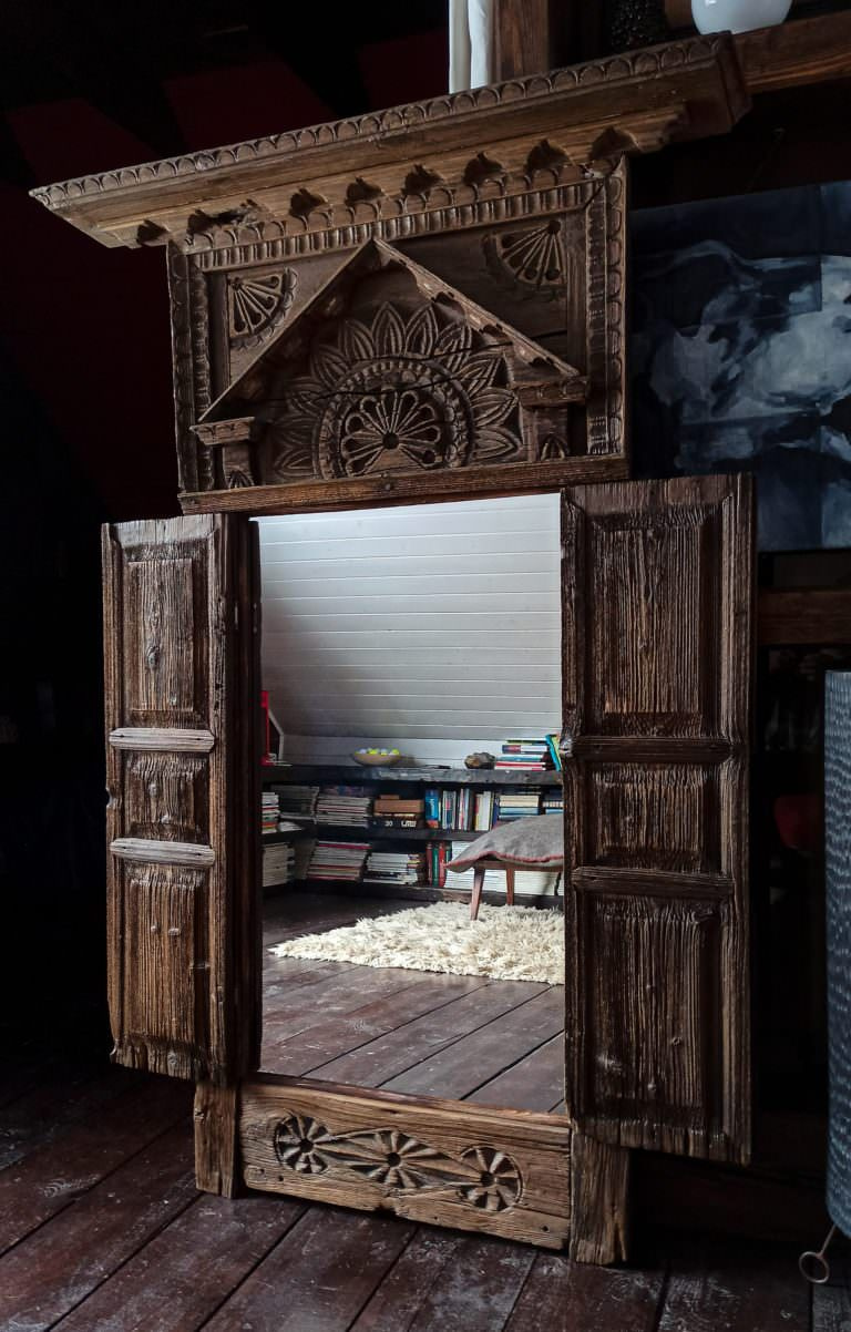 Адреса: 10 мест, куда идти за винтажным светом и мебелью