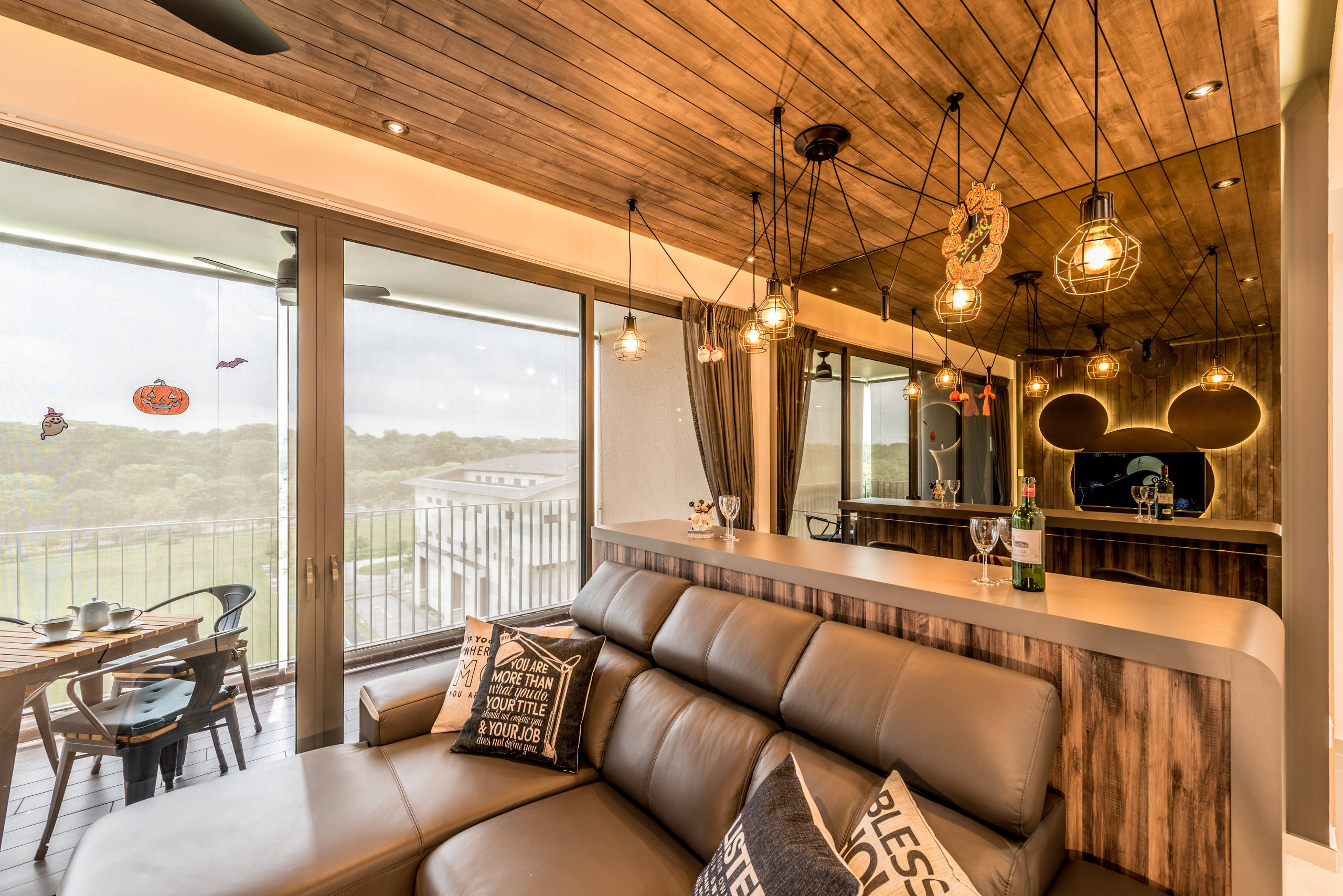 Houzz Сингапур: Гостиная с Микки Маусом