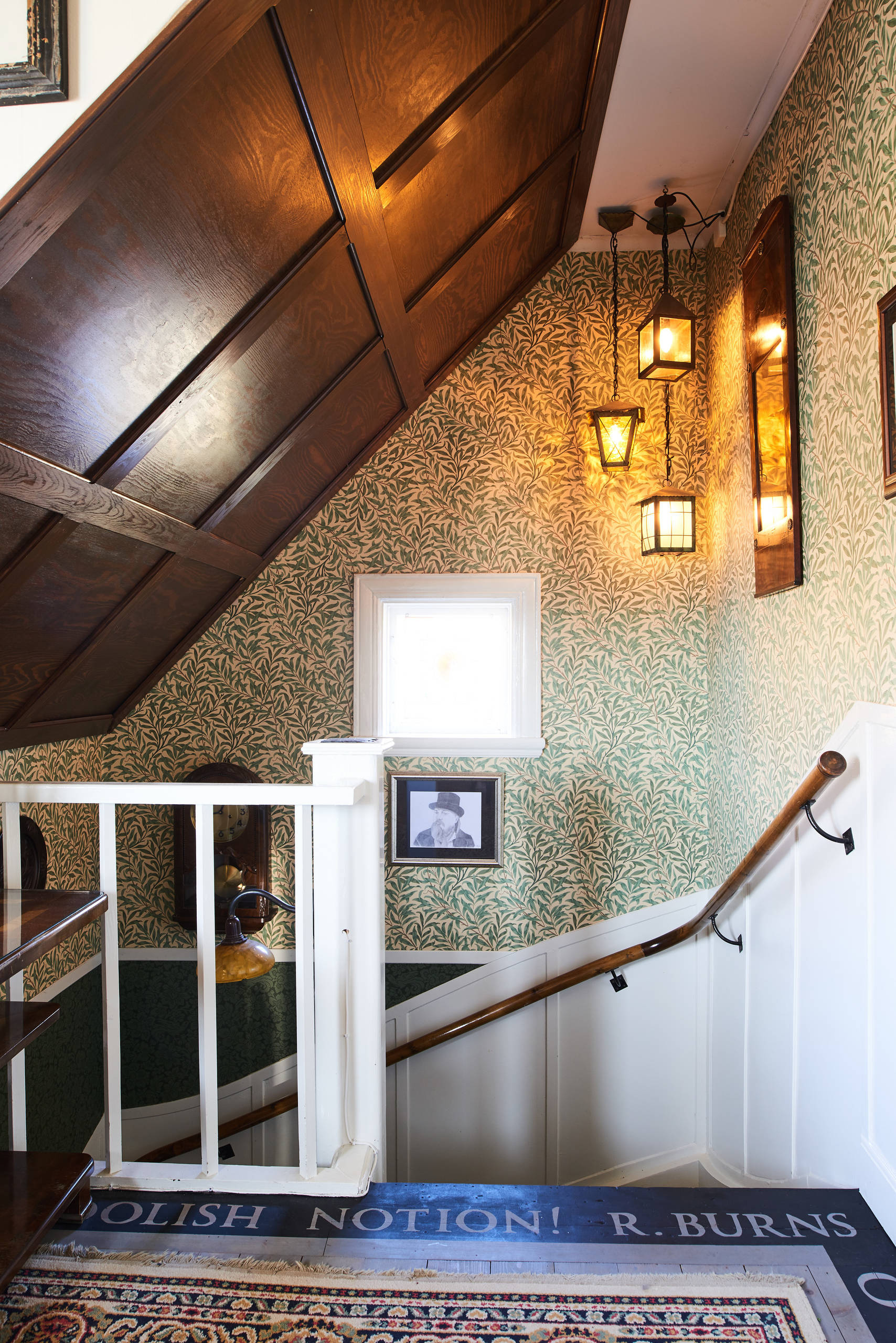 Houzz Швеция: Дом с картинами на... потолке