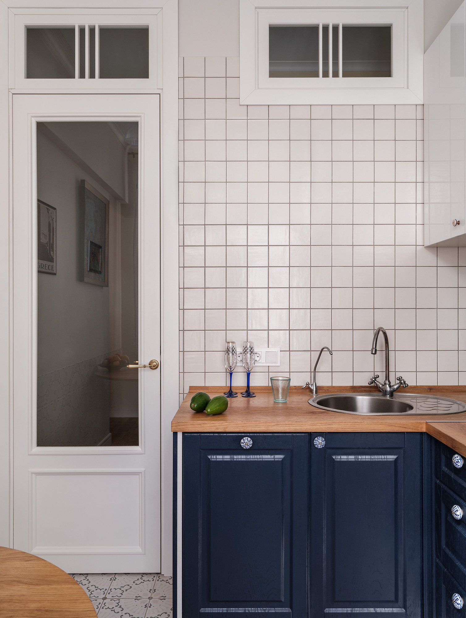 В гостях: маленькая квартира для четверых и усыновленной собаки