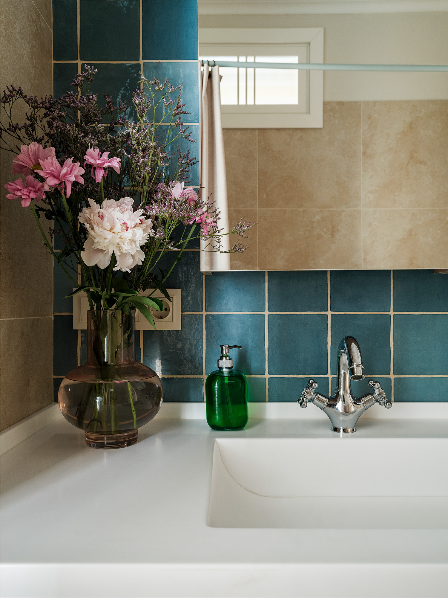 В гостях: маленькая квартира для четверых и усыновленной собаки