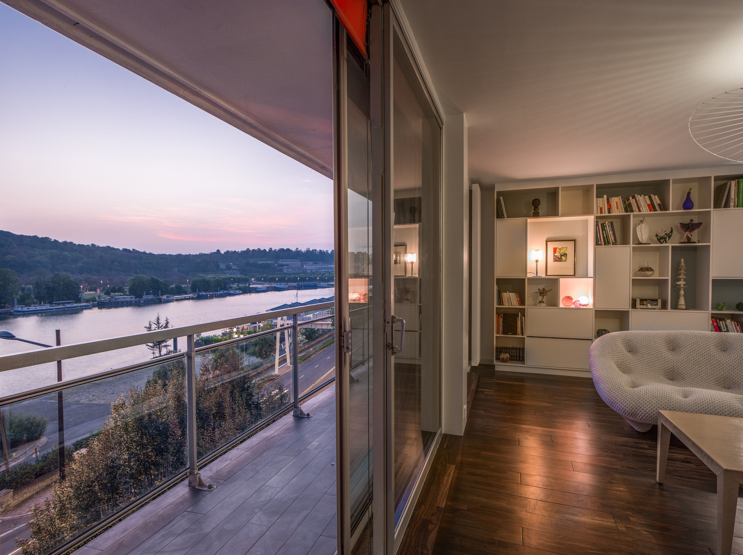 Houzz Франция: Квартира в оттенках синего с видом на Сену