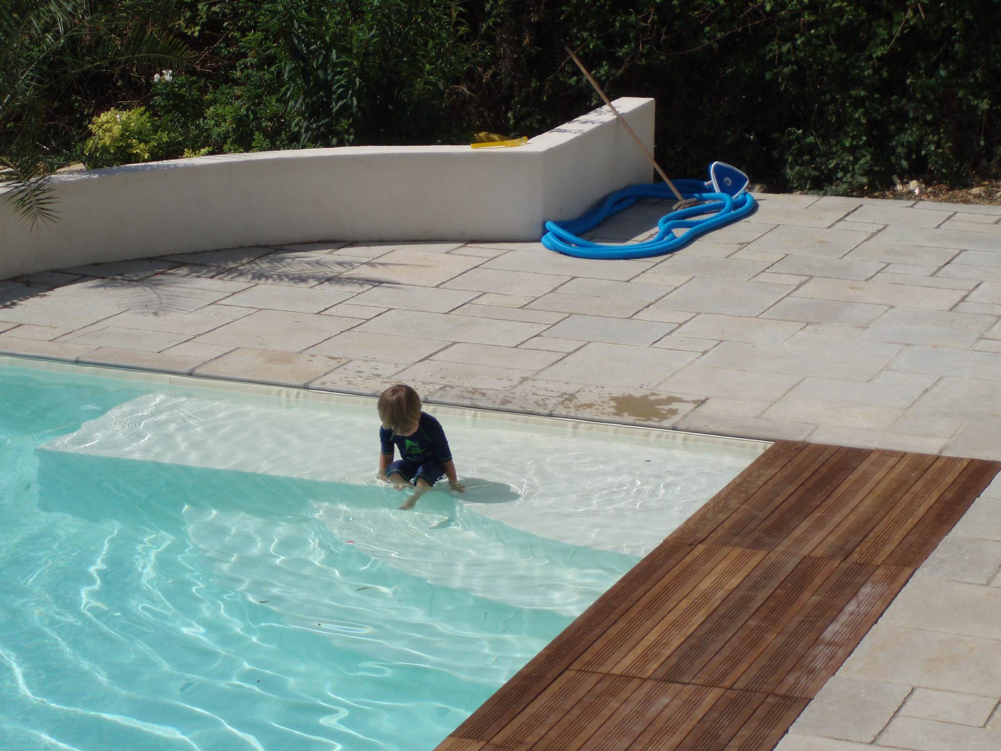 Очистка воды в бассейне: Что важно сделать, а на чем — сэкономить