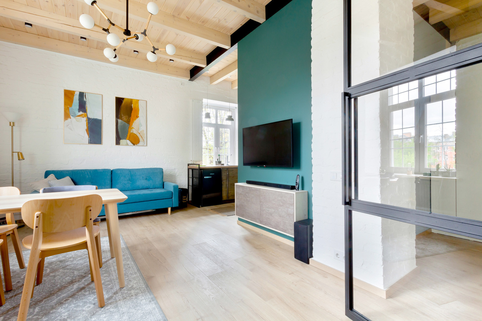 В гостях: Квартира в Твери, где полностью разобрали потолок