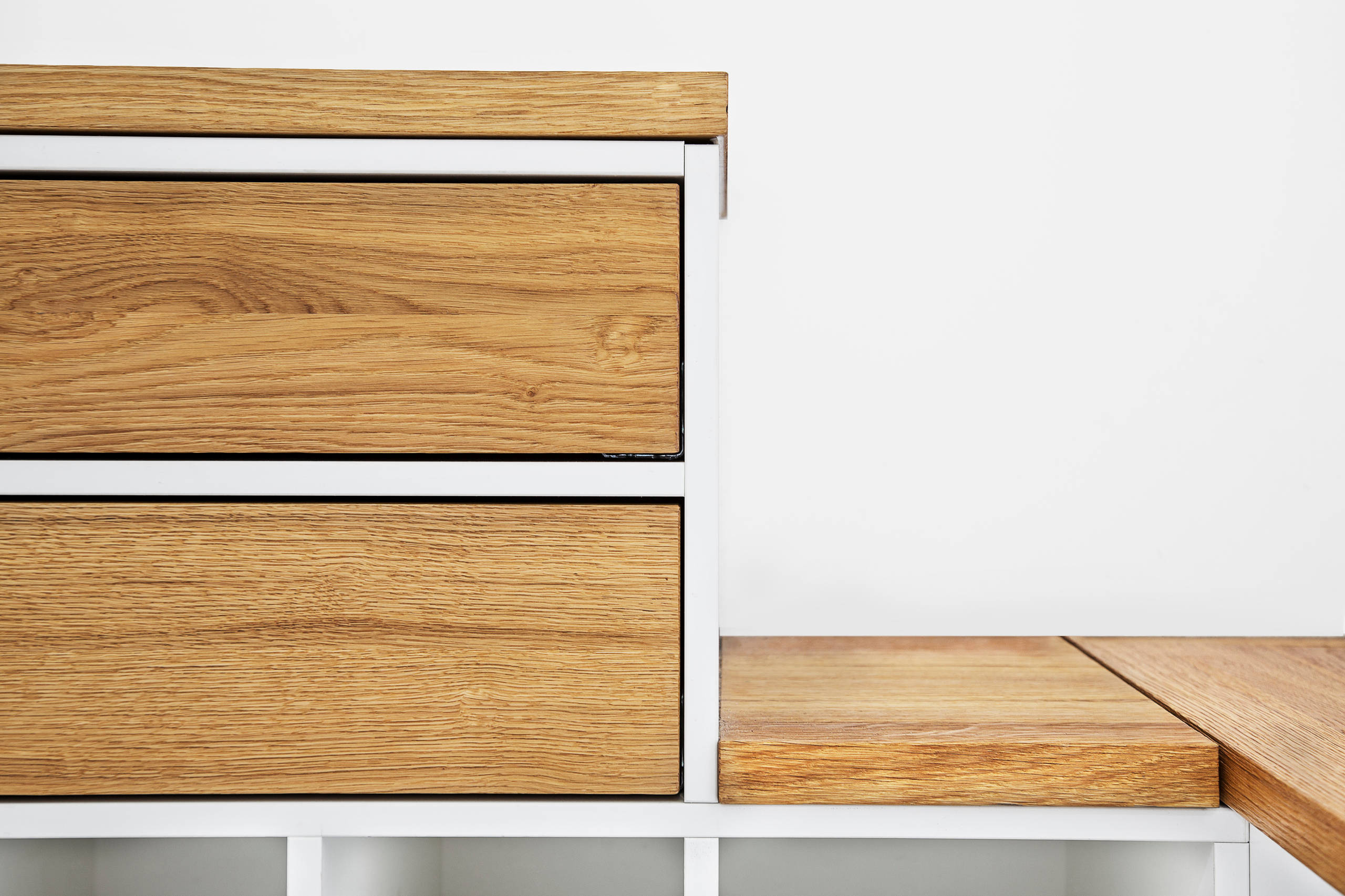 Проект недели: Гардероб для семьи на 1,2 квадратных метра